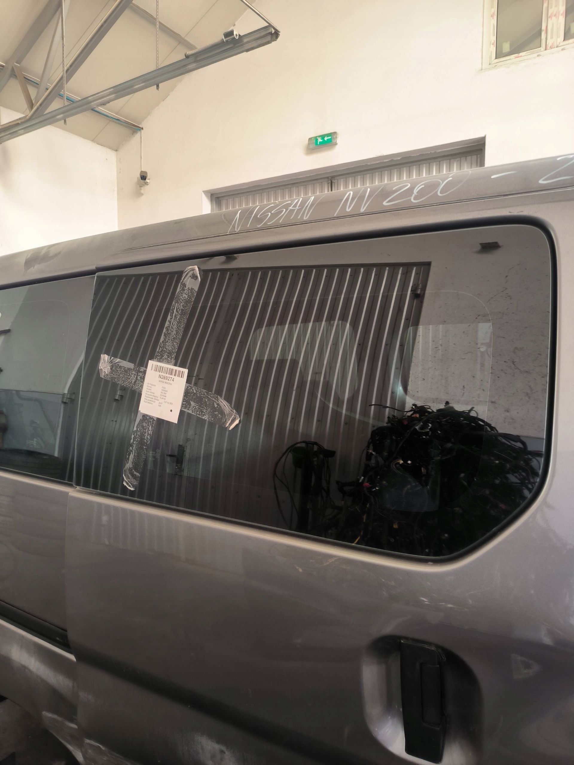 window side left rear part NISSAN NV 200