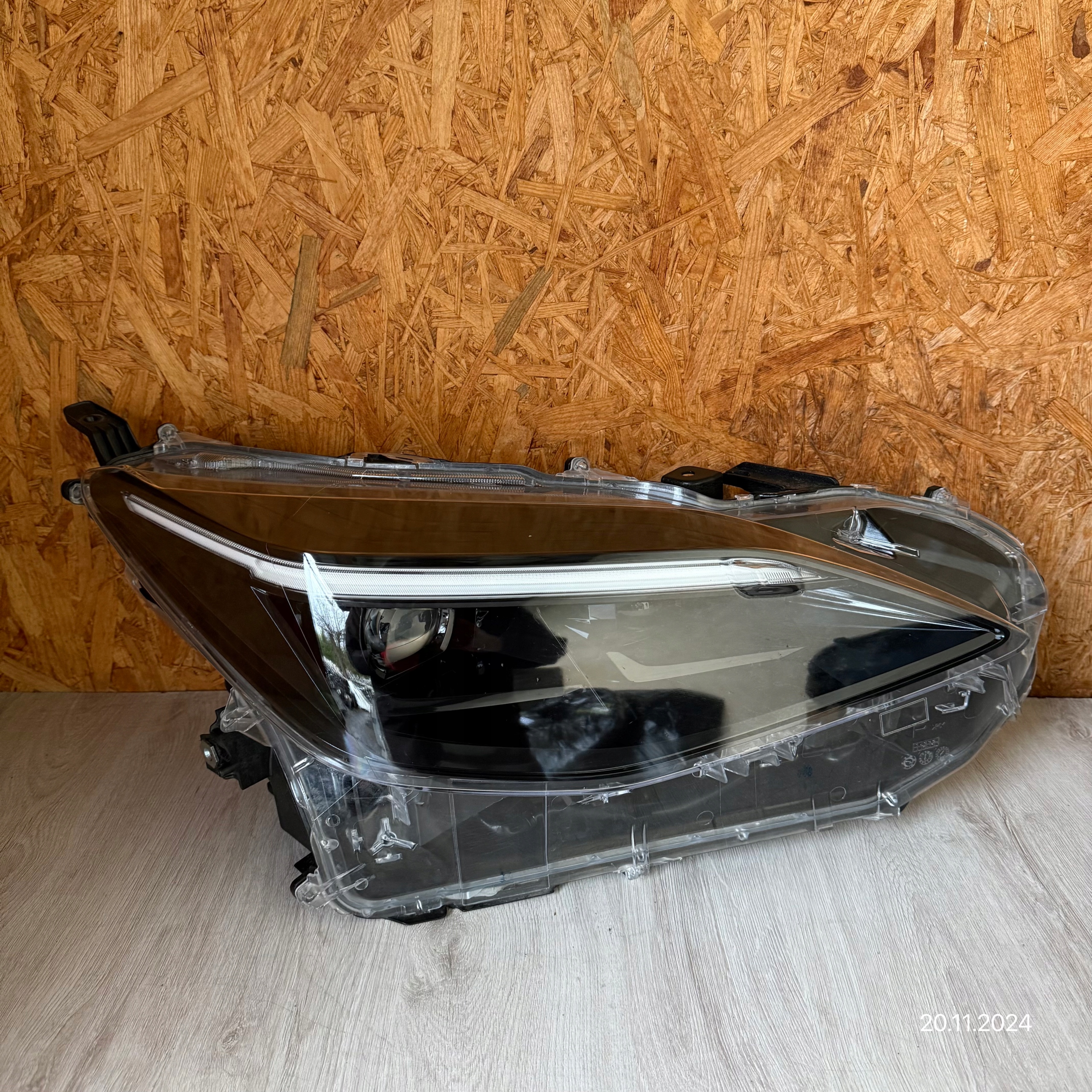 light left right lights front KOMPLET TOYOTA YARIS CROSS FULL LED
