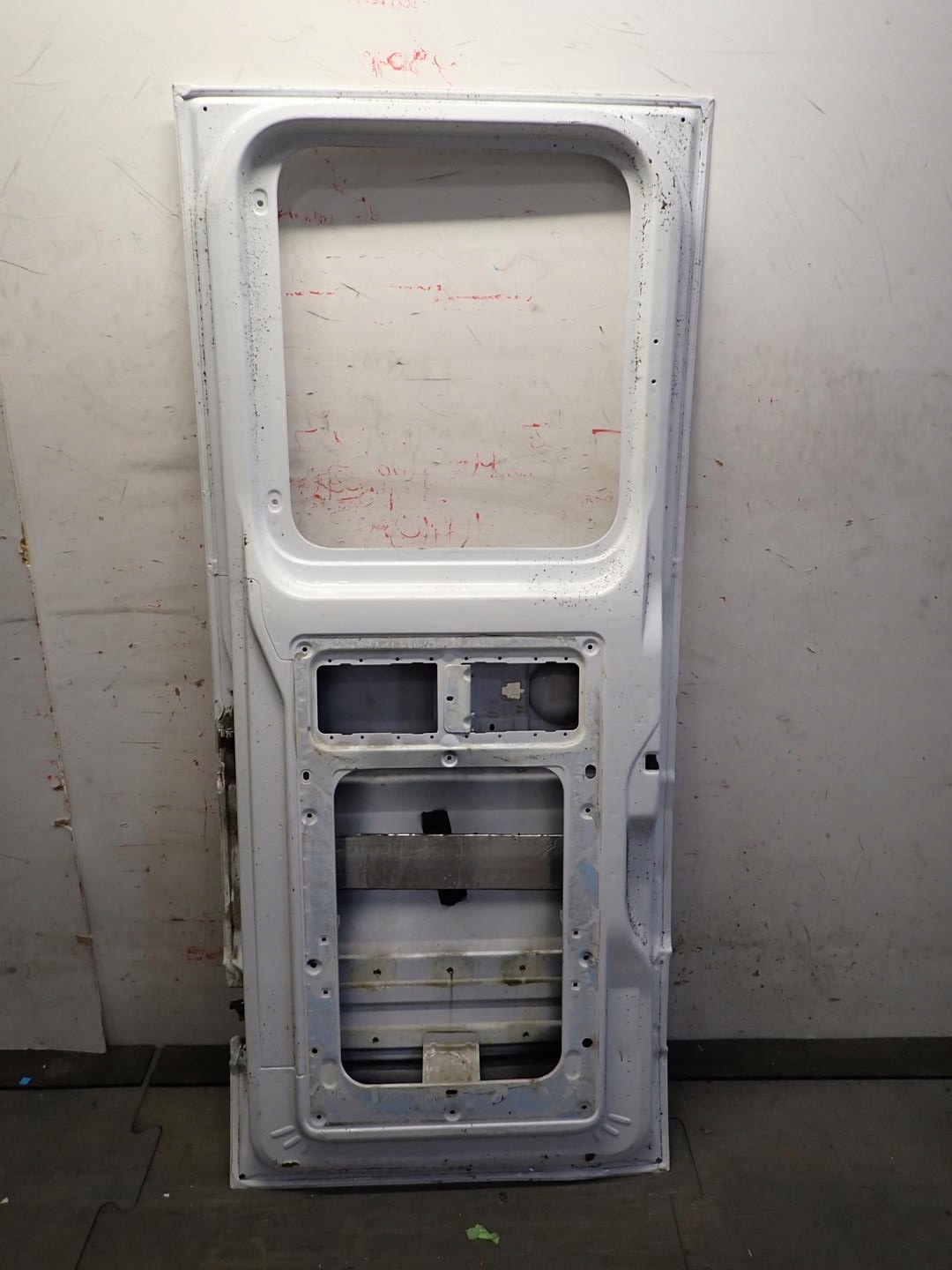 door rear part rear. left MERCEDES SPRINTER W906 DOUBLE KABINA