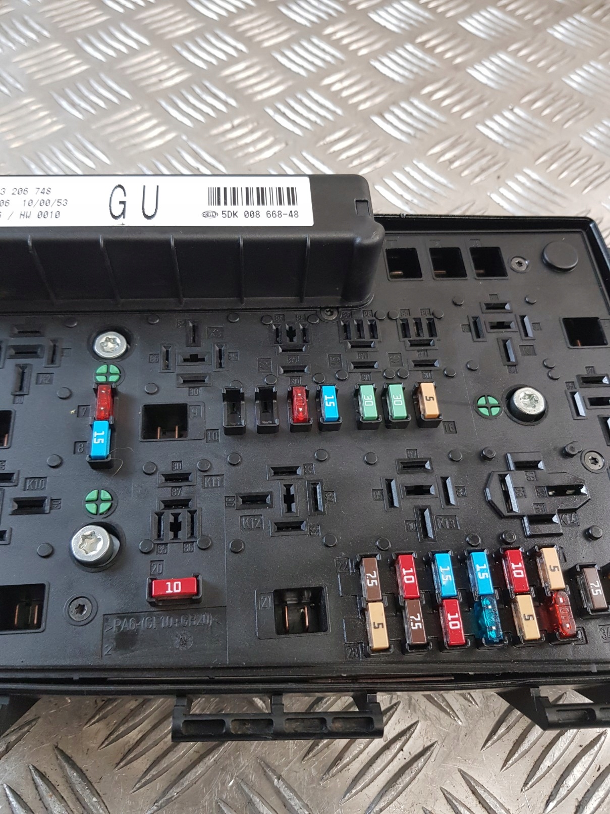Module fusibles 13206748 OPEL ASTRA H 1.9D 07R