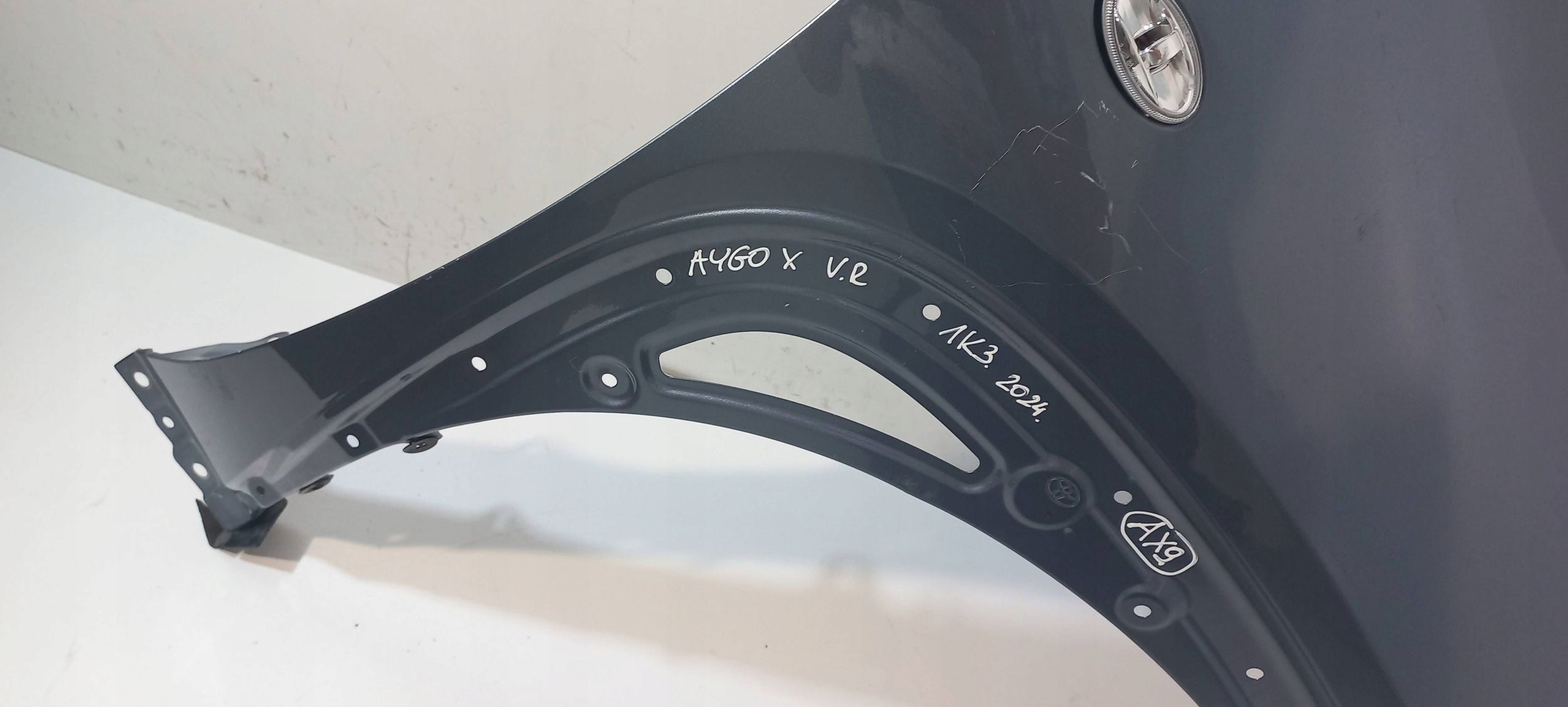 Toyota Aygo X 2024 fender front right 1K3 (AX9)