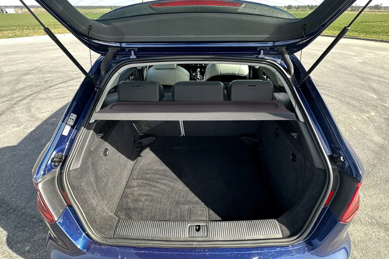 AUDI A3 8V 2013-2020 5-DRZWIOWY PÓŁKA BAGAŻNIKA 8V4867769 Producent części Inny