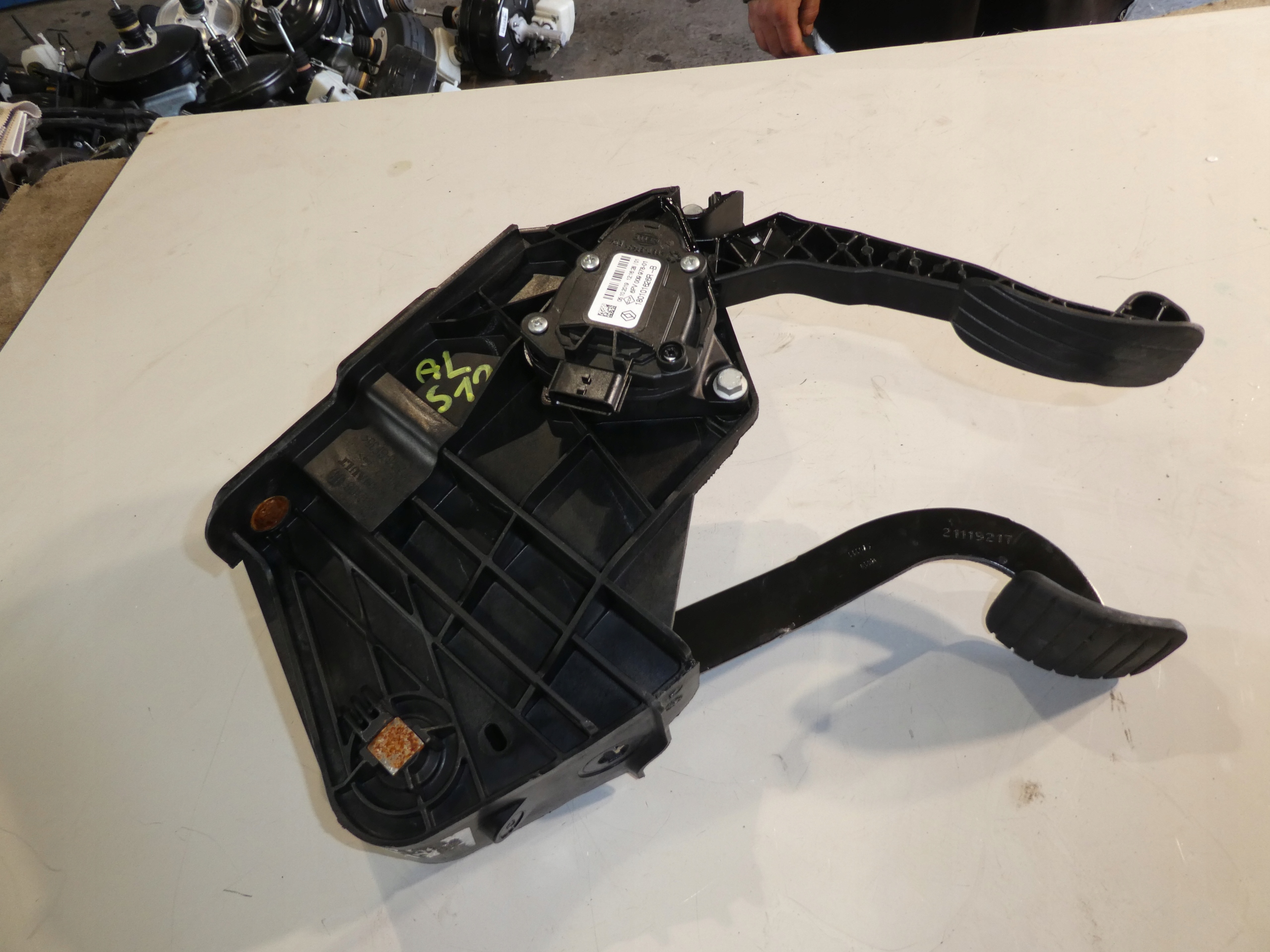 RENAULT MASTER III PEDAL pedals 180101626R