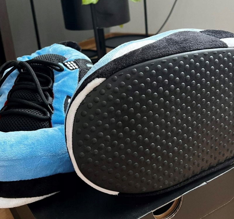 KAPCIE NIKE JORDAN 4 'BLUE' (NIEBIESKIE) Pluszowe Antypoślizgowe 35-40 Rozmiar 36-37