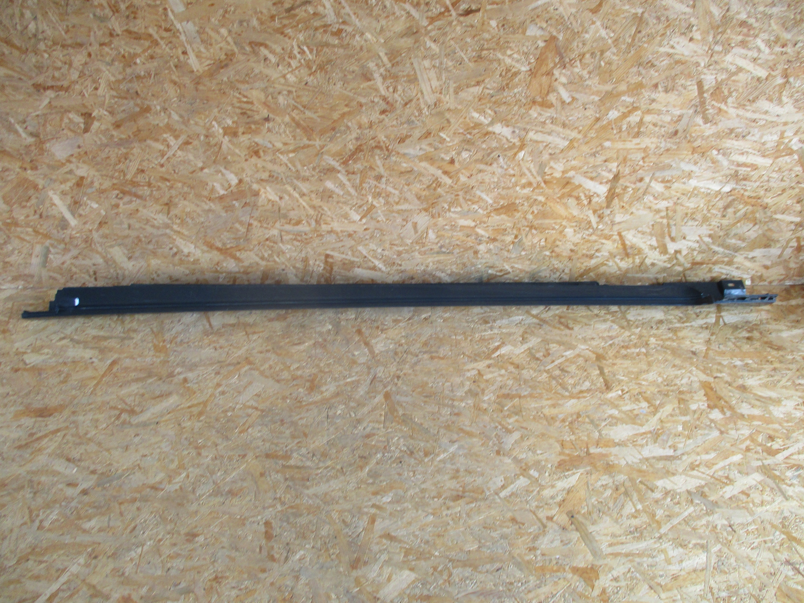 moulding cap threshold left VW PASSAT B8