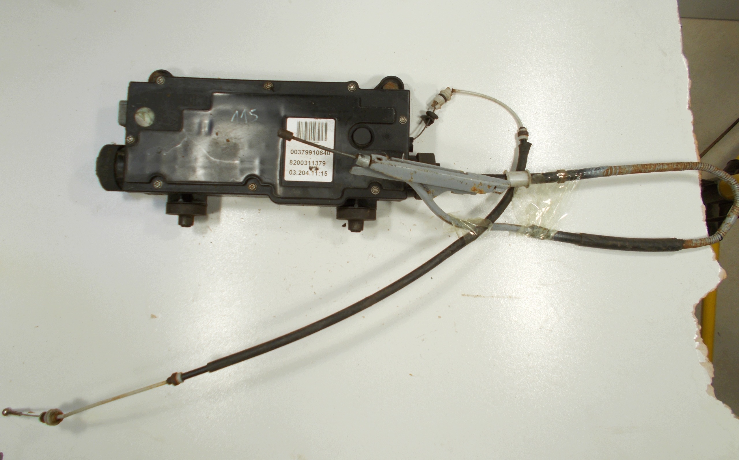 RENAULT SCENIC II 2 frein électrique électrique 8200311379 00379910840