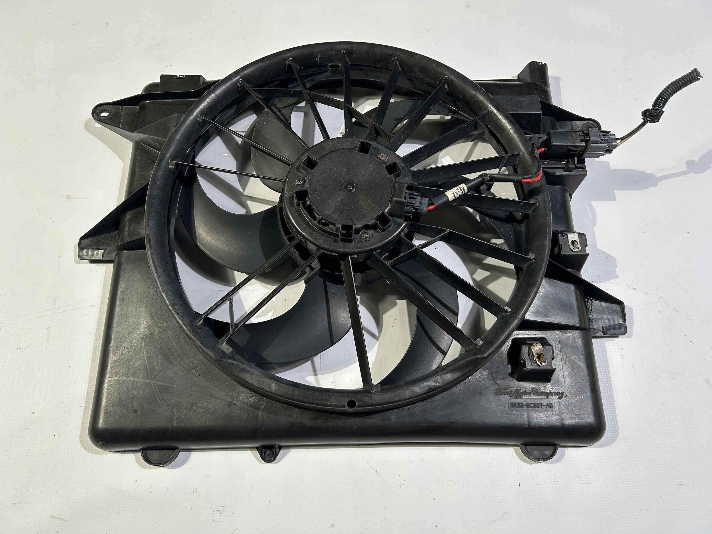fan heating radiator Ford Mustang V 3.7 5.0 2011r-2014
