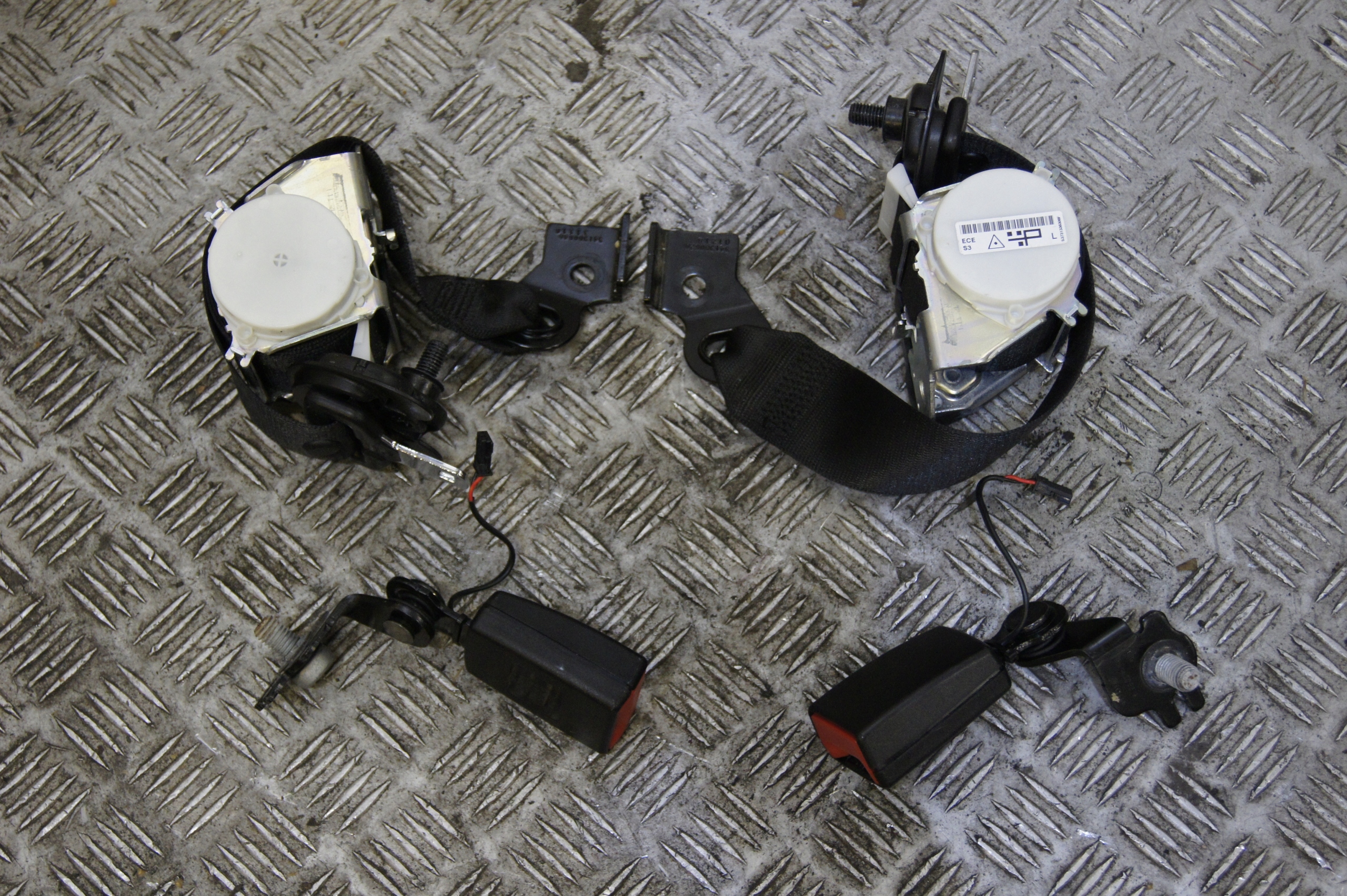 ремень безопасности Задний MINI COOPER F56 1.2T