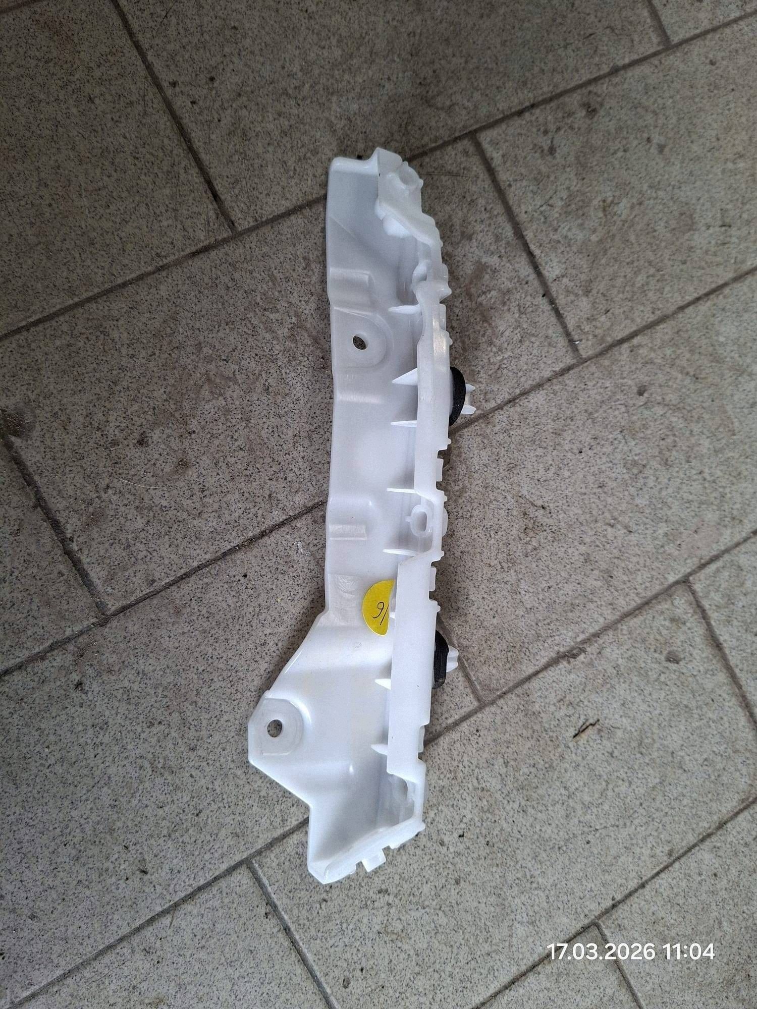 bumper bracket of the rear rear part side left Renault Scenic E-Tech V 852237405R