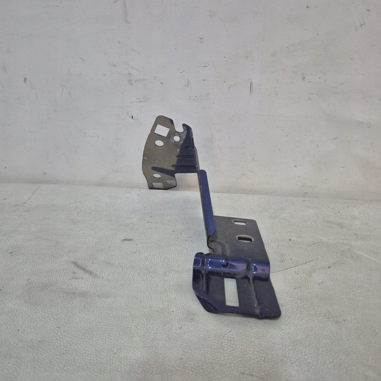 PEUGEOT 208 2012-2019 -> Support plaque Aile Avant Droite