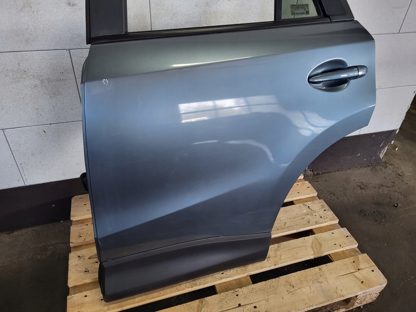 door left rear part left rear. 42B MAZDA CX-5 and KE