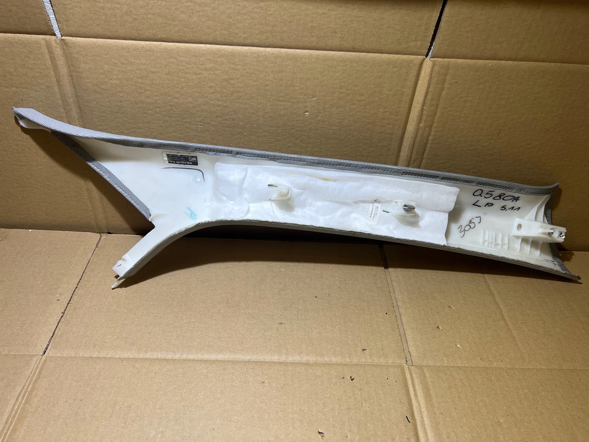 AUDI Q5 80A Blende Abdeckung SLUPKA links vorne 80A867233F