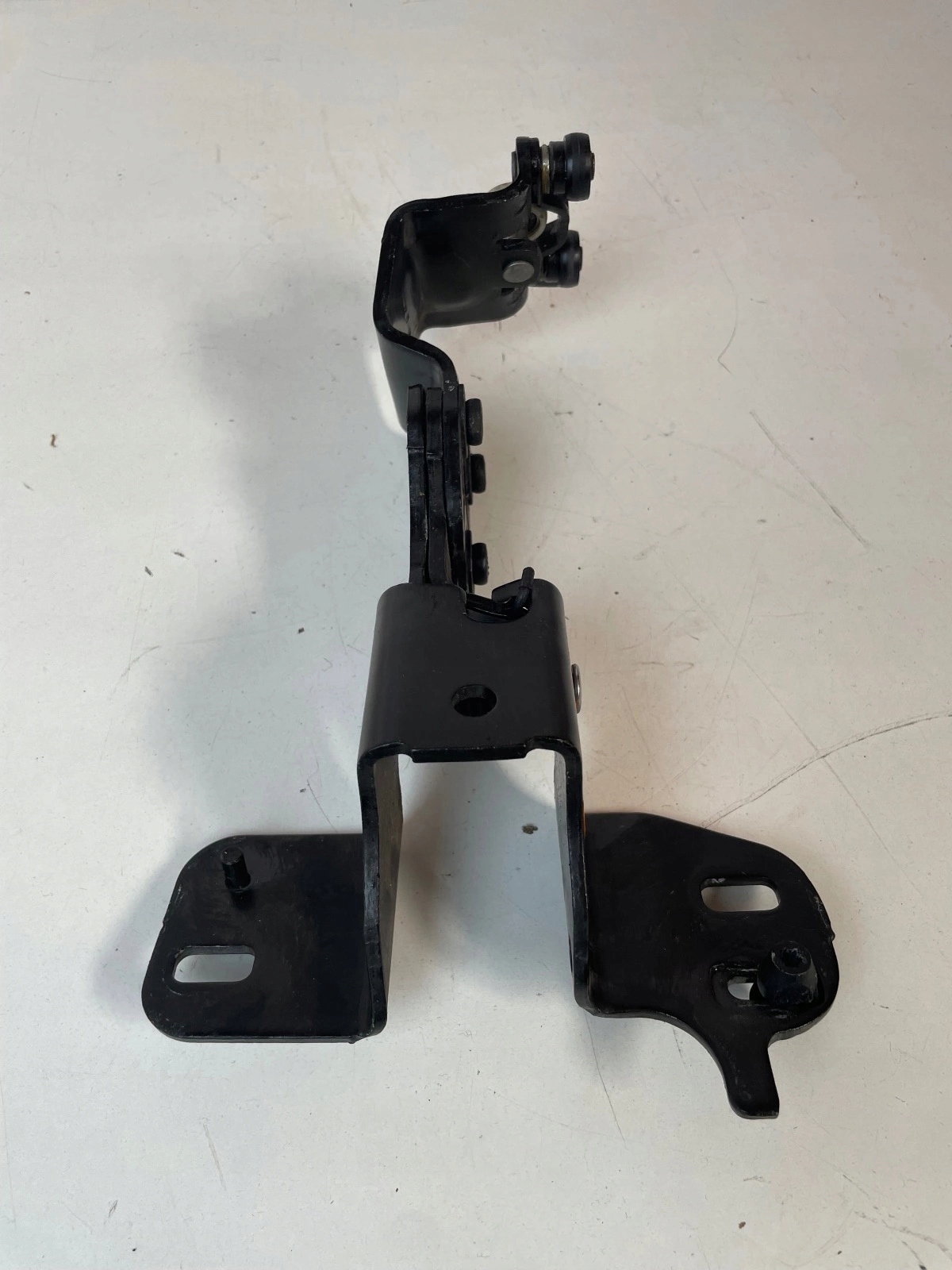 roll prowadnica door left rear part Ford B-Max