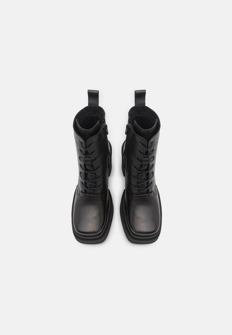 Botki sznurowane na patformie Zign 41 Marka Zign