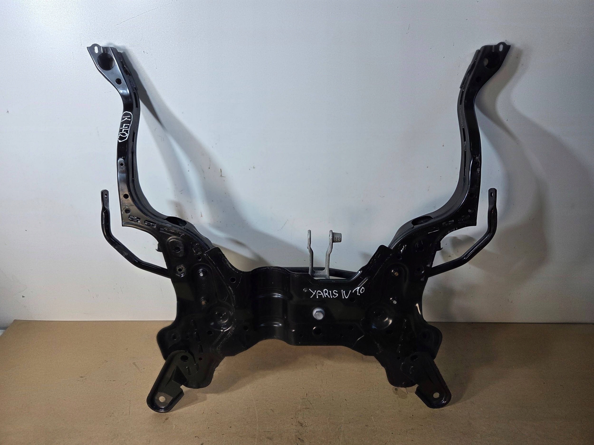 Toyota Yaris IV XP21 1,0 axle beam front (K442)