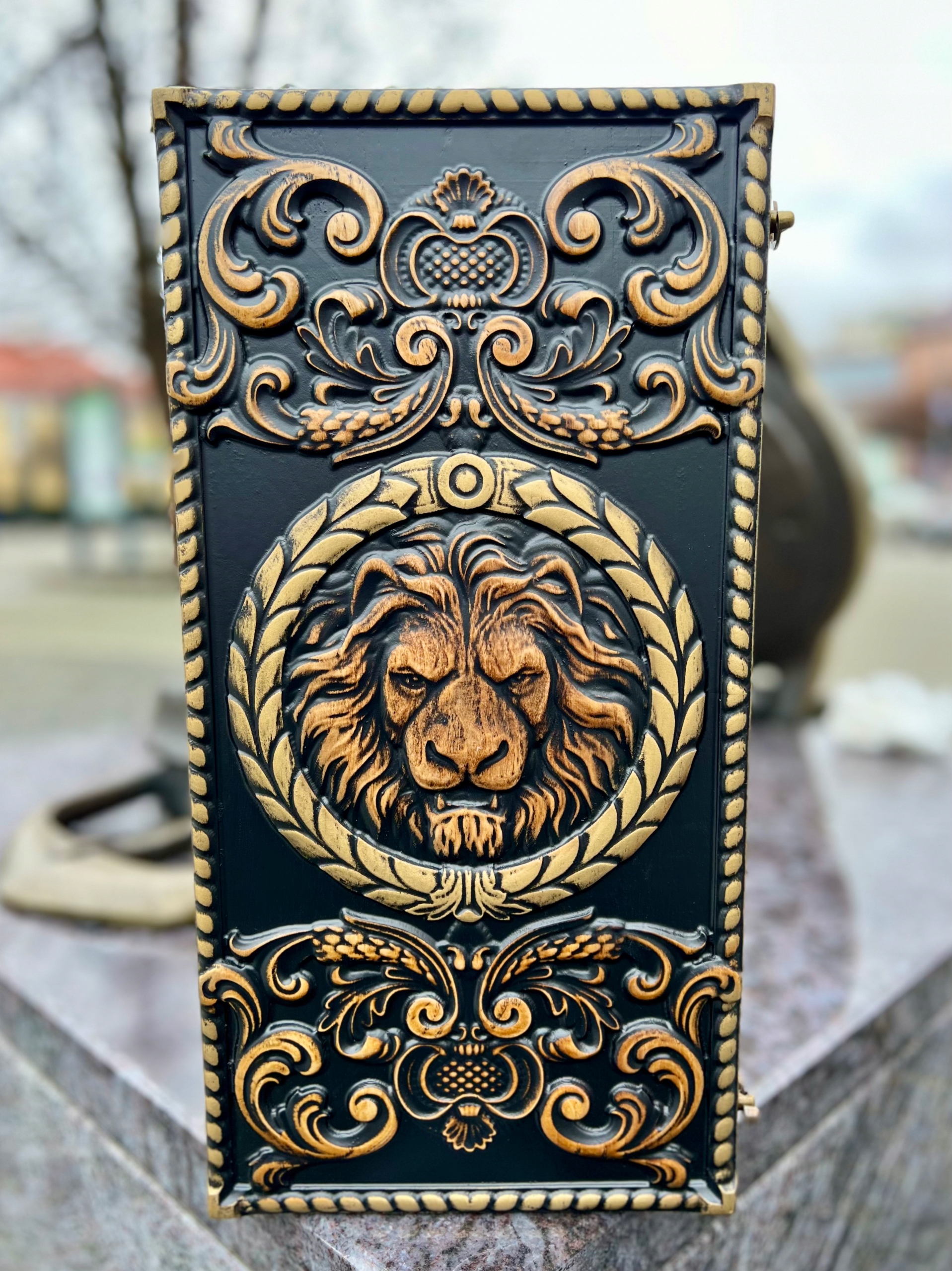 Drewniany Backgammon - Wzór Lew w Wieńcu