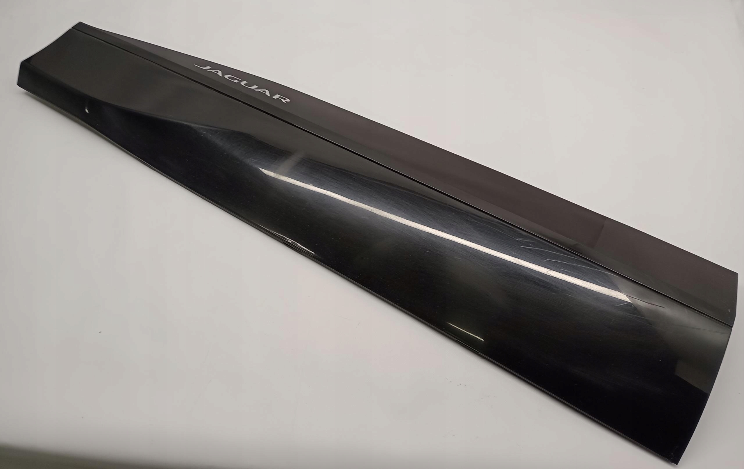 LISTWA DRZWI LEWY PRZÓD JAGUAR I-PACE X590