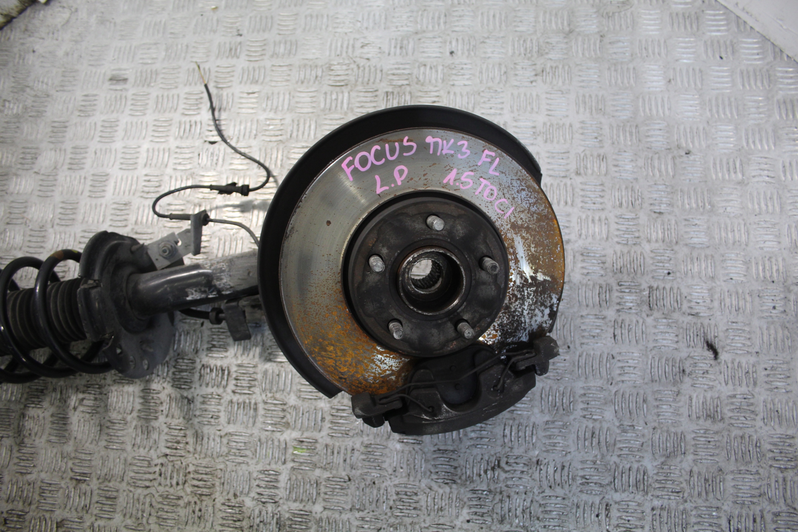swing McPherson left front FORD FOCUS MK3 LIFT