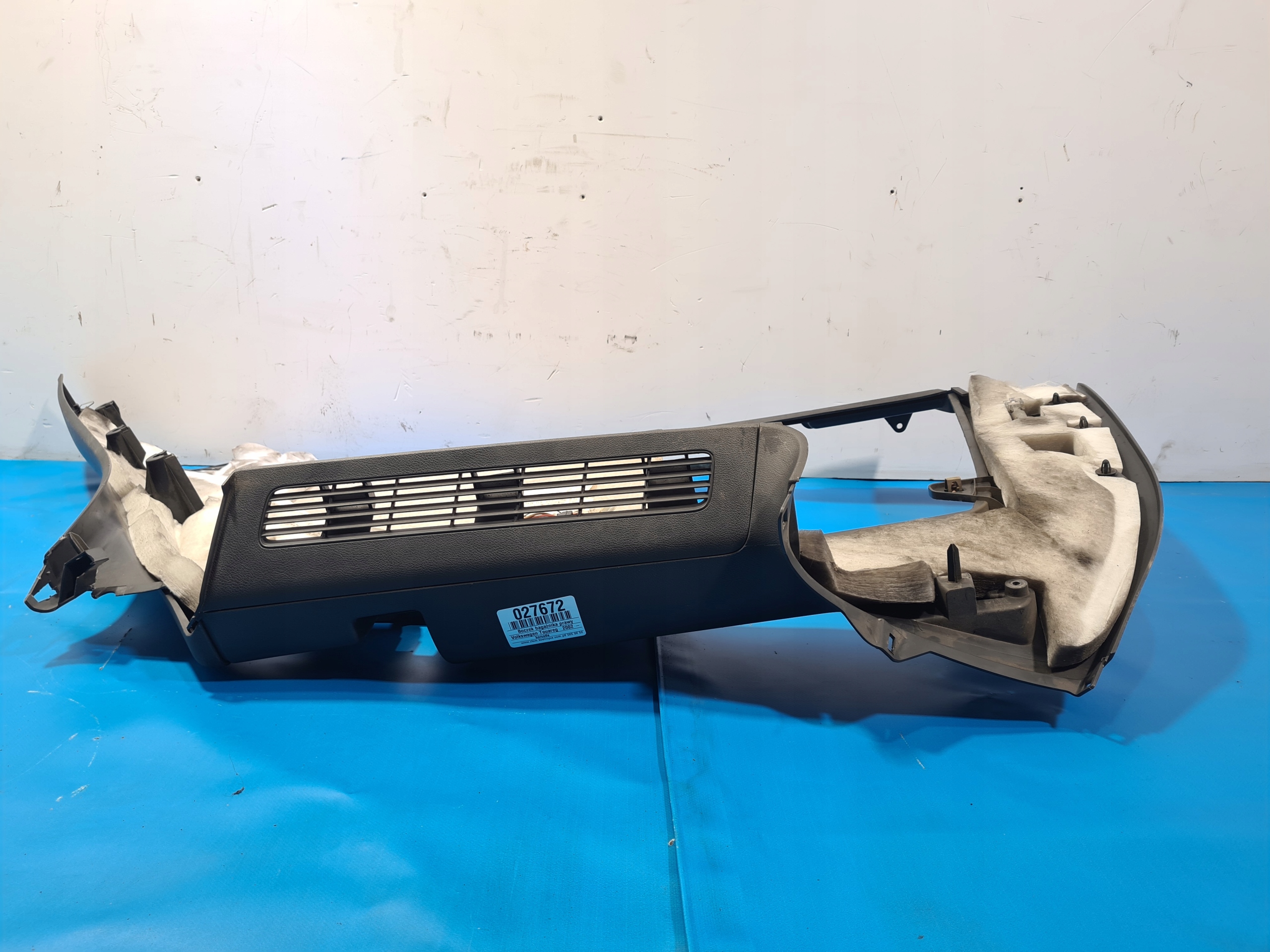 БЕКОН БАГАЖНИКА ПРАВИЙ VW TOUAREG І 7L