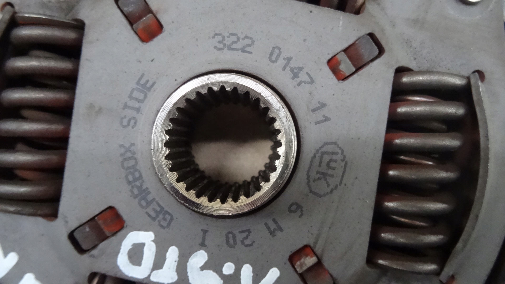 VW TRANSPORTER T4 1.9TD DOCISK TARCZA SPRZĘGŁA LUK Producent części LuK