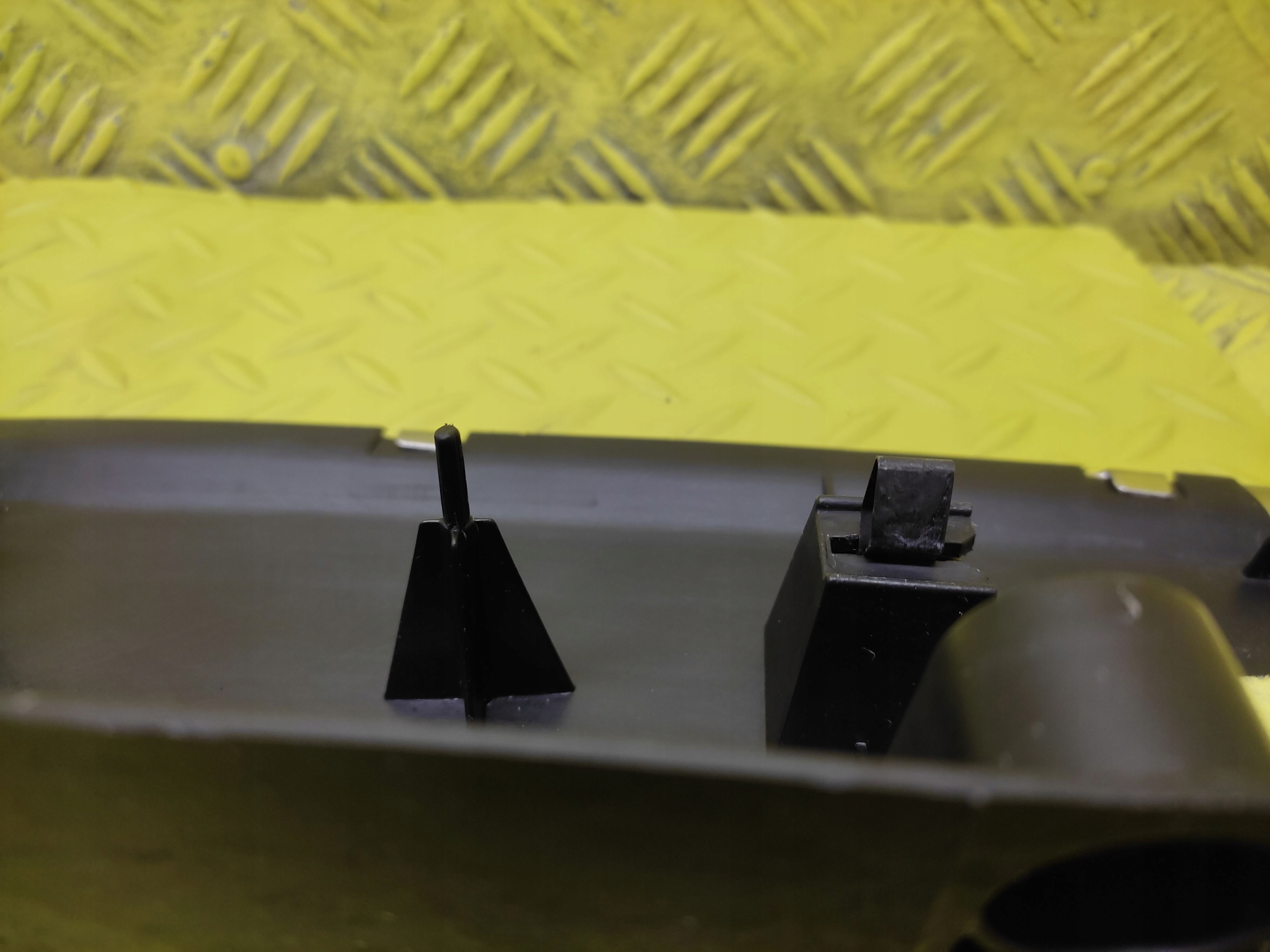 AUDI A6 C6 KOMBI cover plastic boot