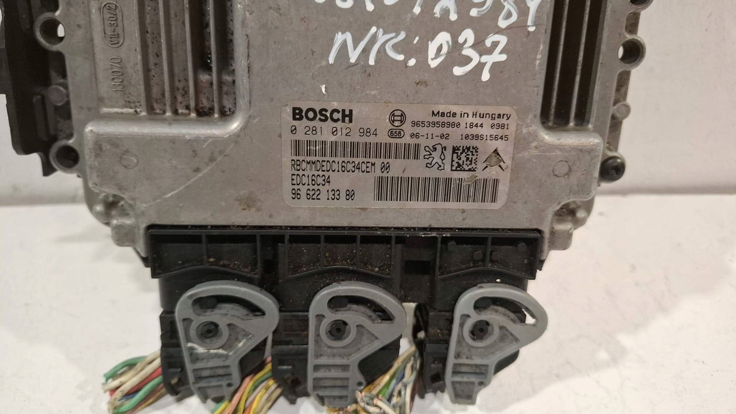 control unit of the engine computer 0281012984 Citroen Peugeot 1.6 HDI
