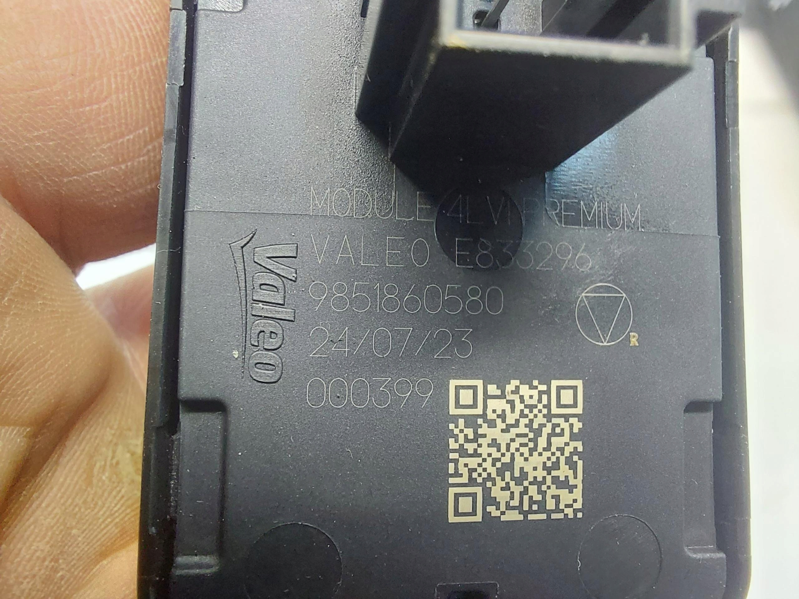 OPEL Grandland II 2024+ window control switch front left 9851860580