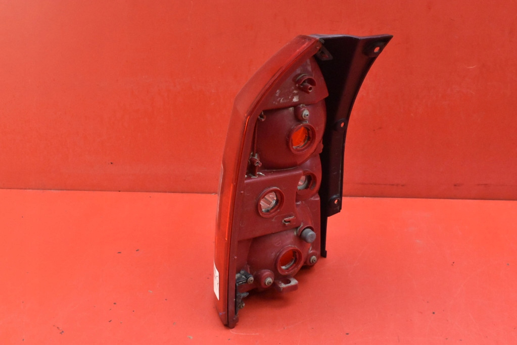 light right rear part rear 92402-2E0 HYUNDAI TUSCON 1 and 04-10