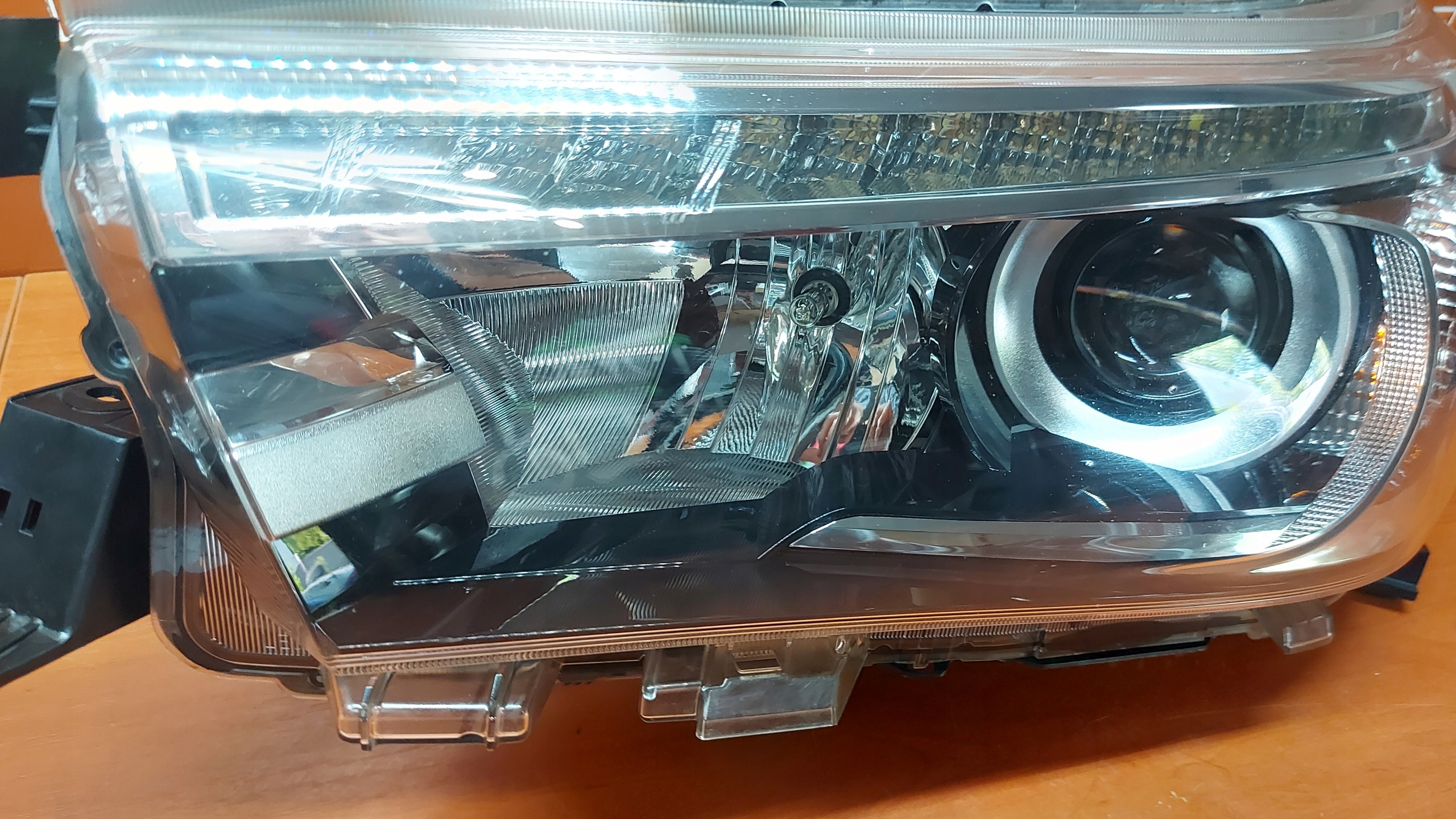 REFLEKTOR light left left front TOYOTA HILUX VIII 15-20