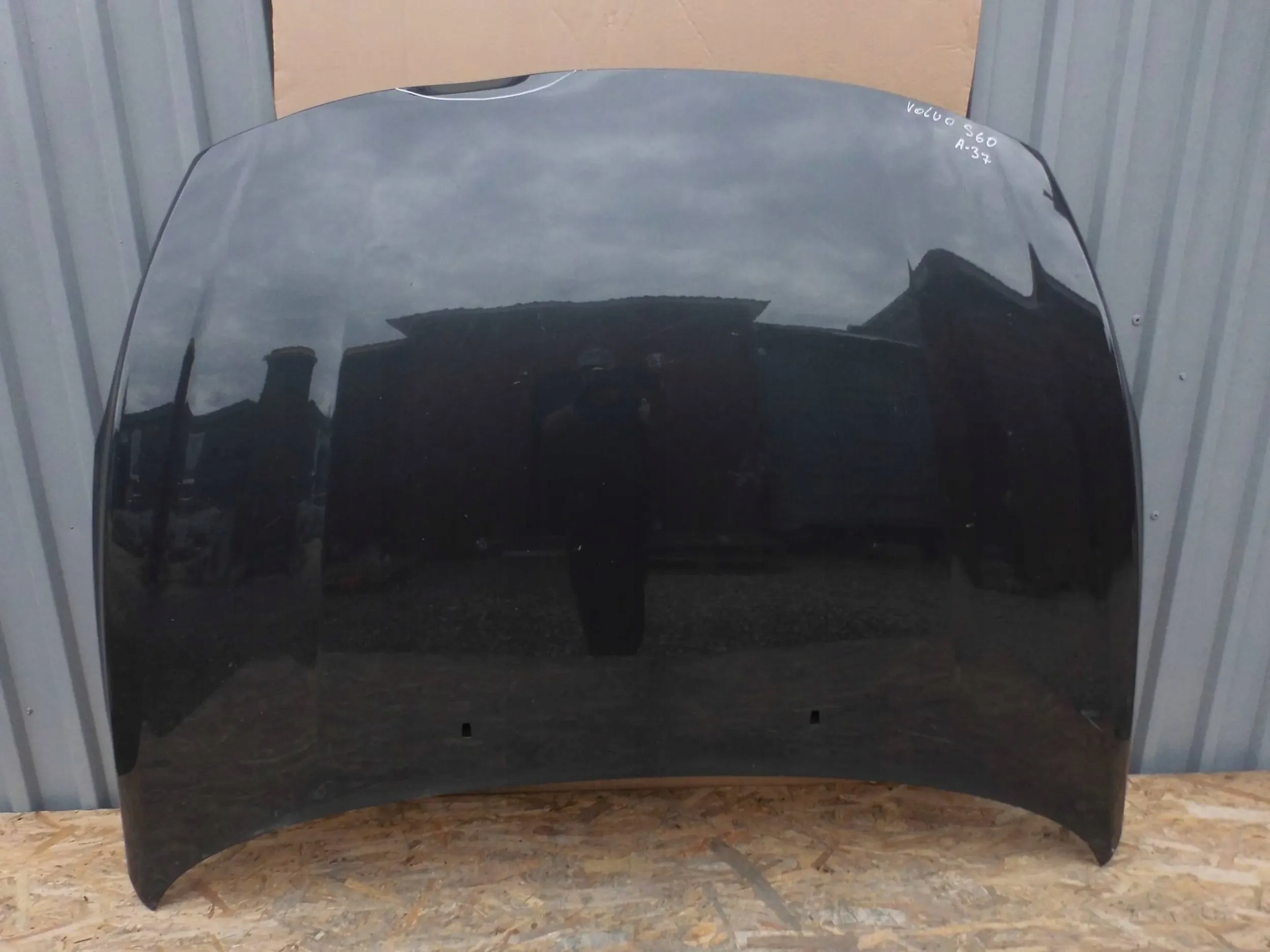 Volvo V60 II S60 e 2010-2013 Cofano 30779059