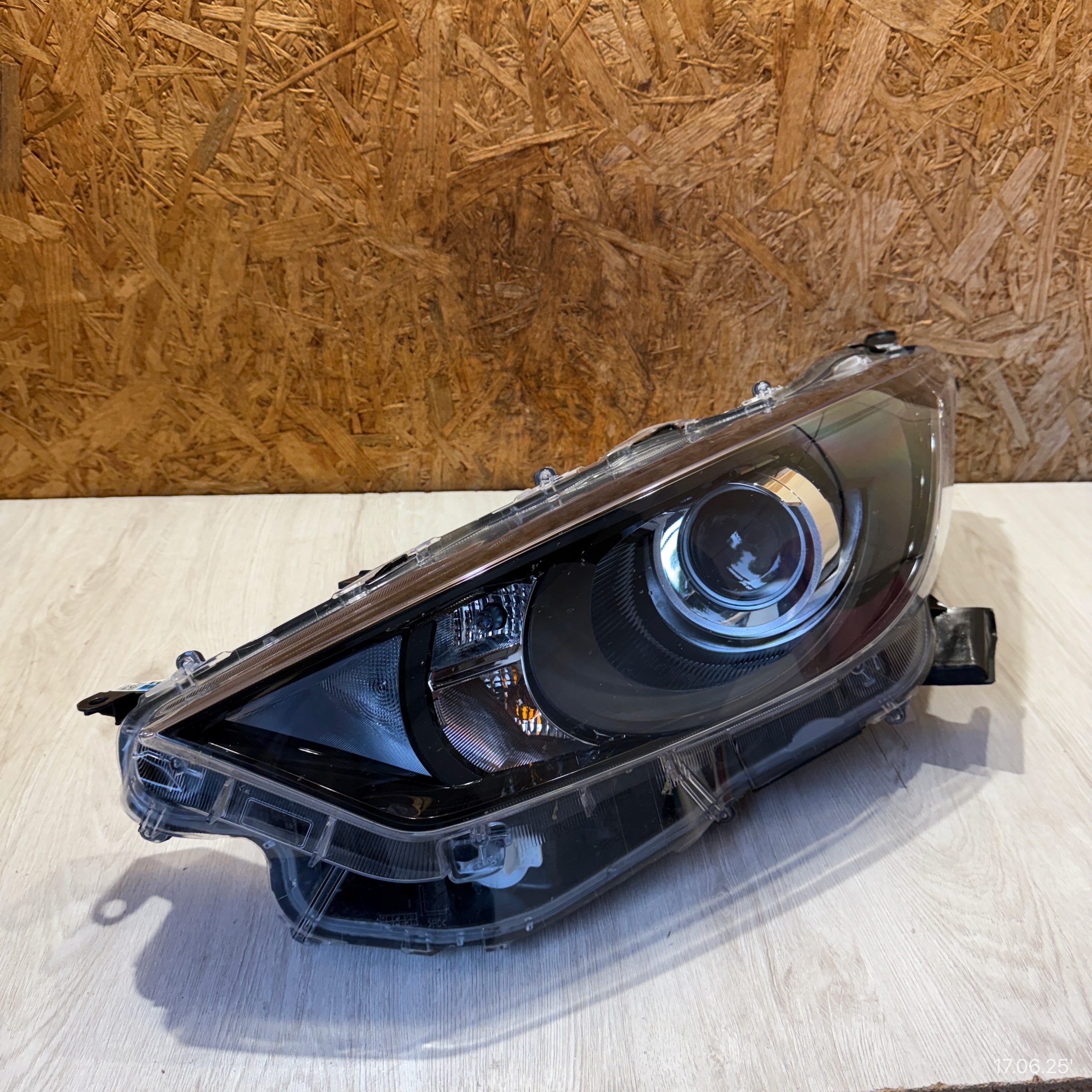 light left right lights front KOMPLET MAZDA 2 IV 2024 ROK lens