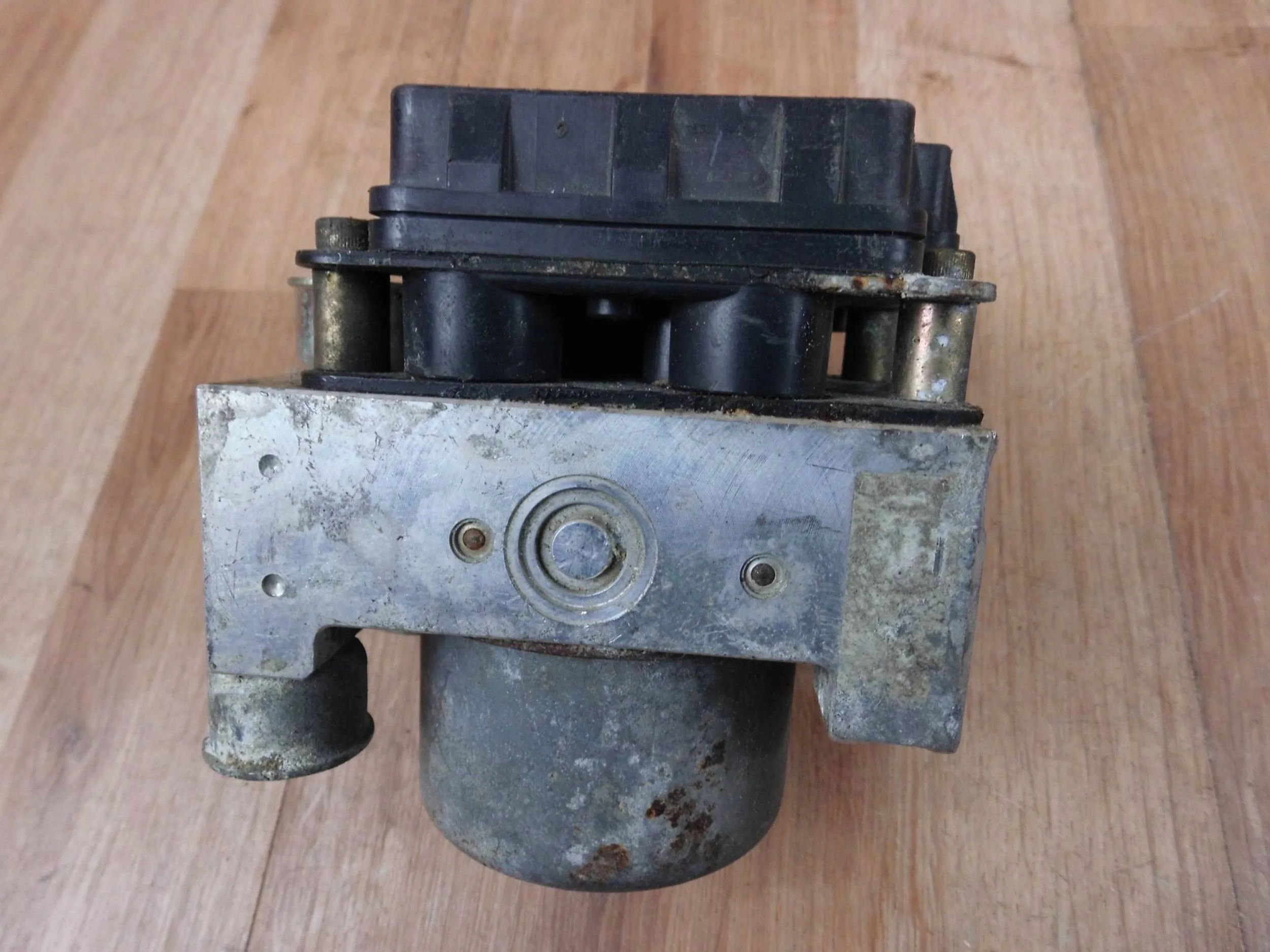 Toyota Yaris e 1.4 D4D Pompa ABS 44510-52300