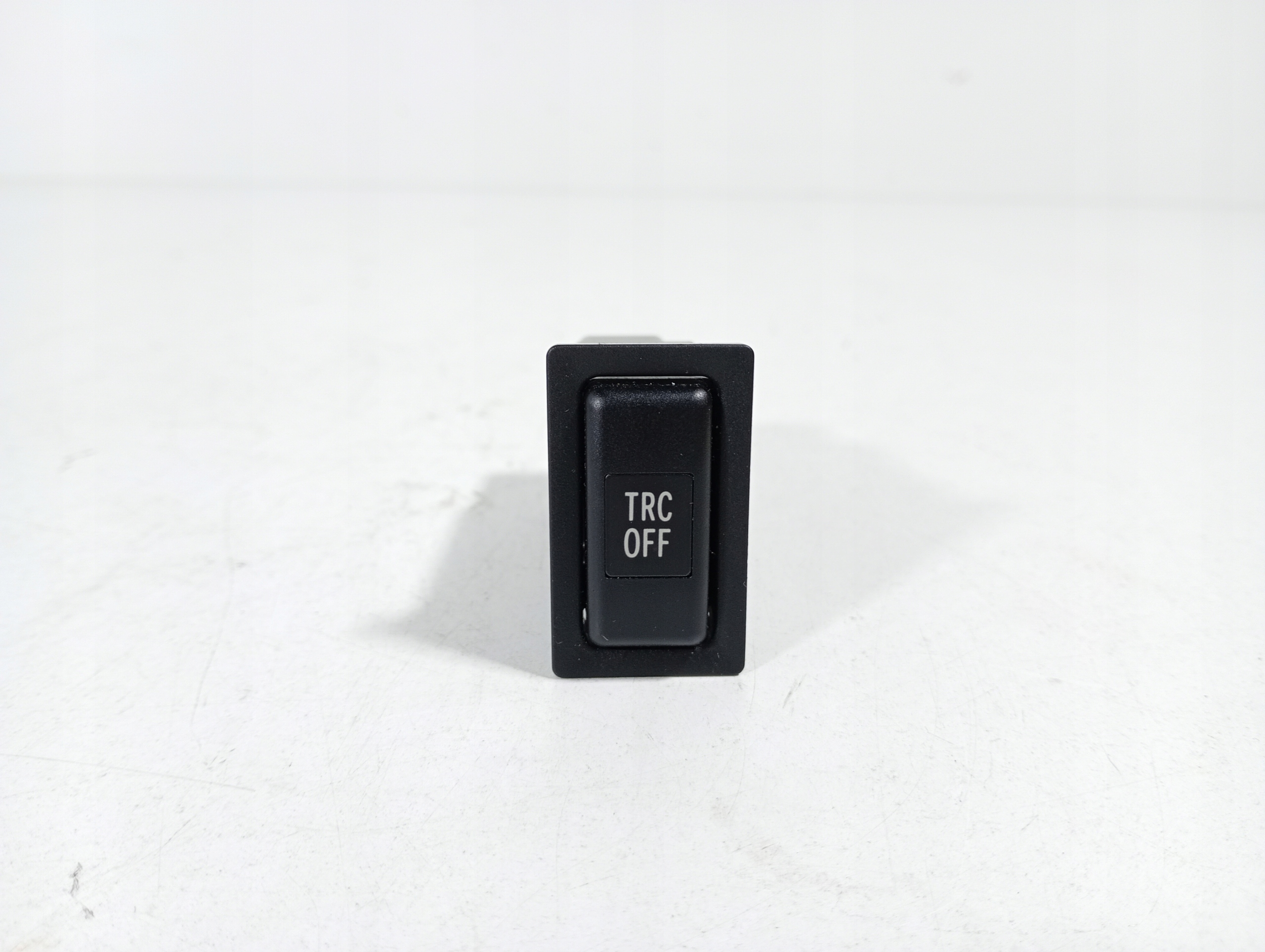 Toyota Avensis T25 03-08 switch switch button TRC OE TR8801