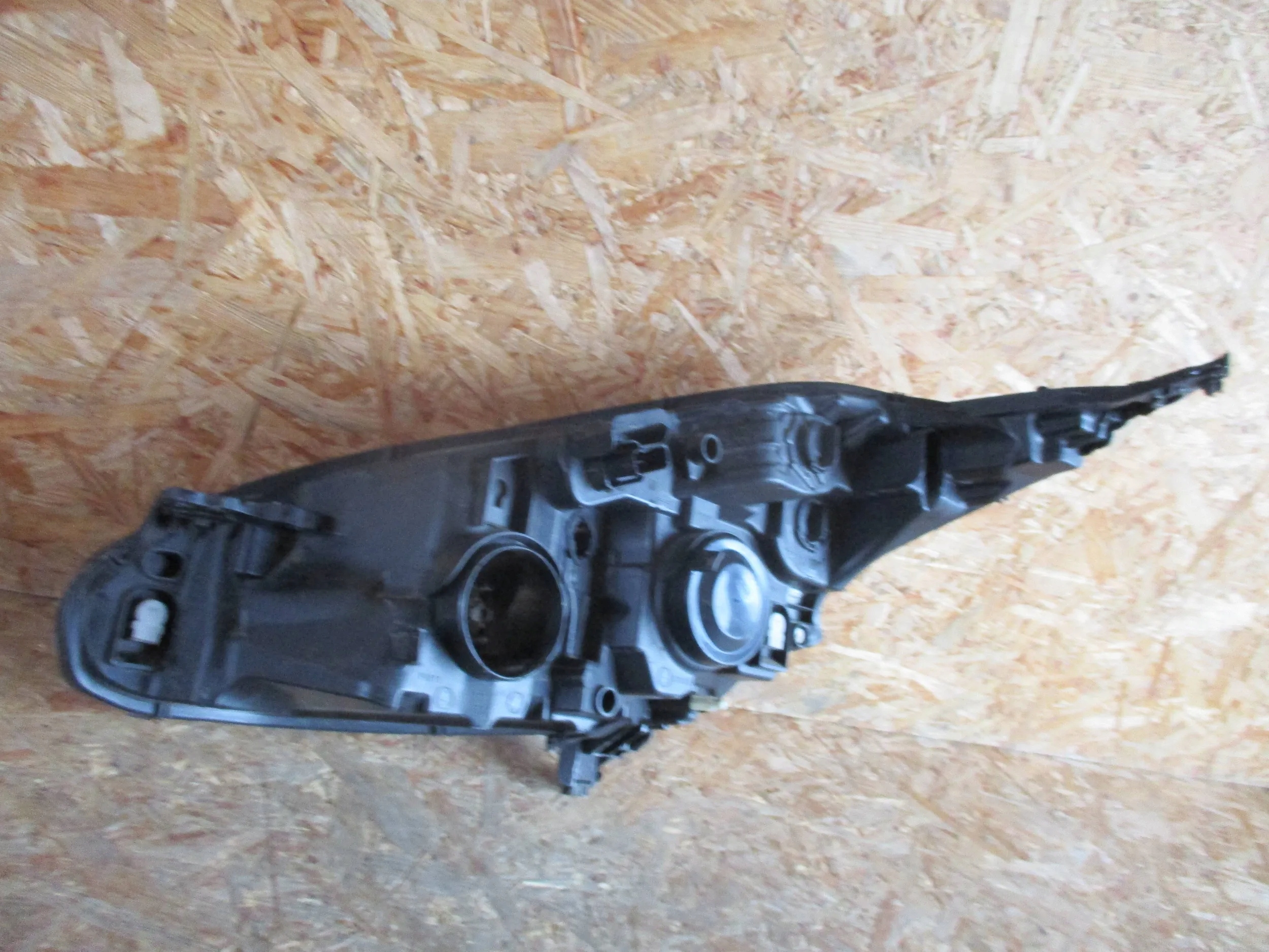 light front front PEUGEOT 208 and ZWYKLA
