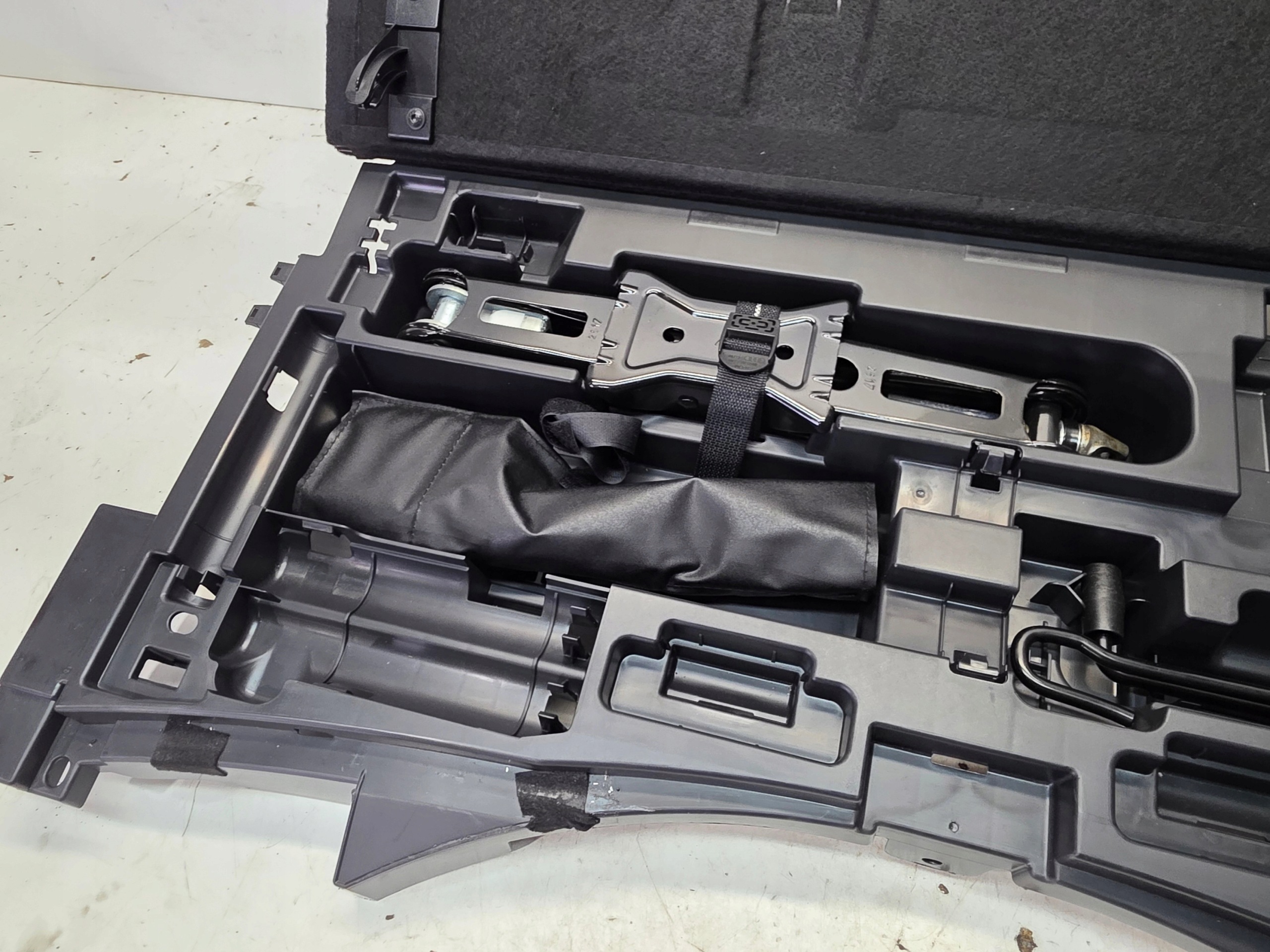 mandatory vehicle equipment compartment AUDI A4 B9 AVANT 8W9861486A complete