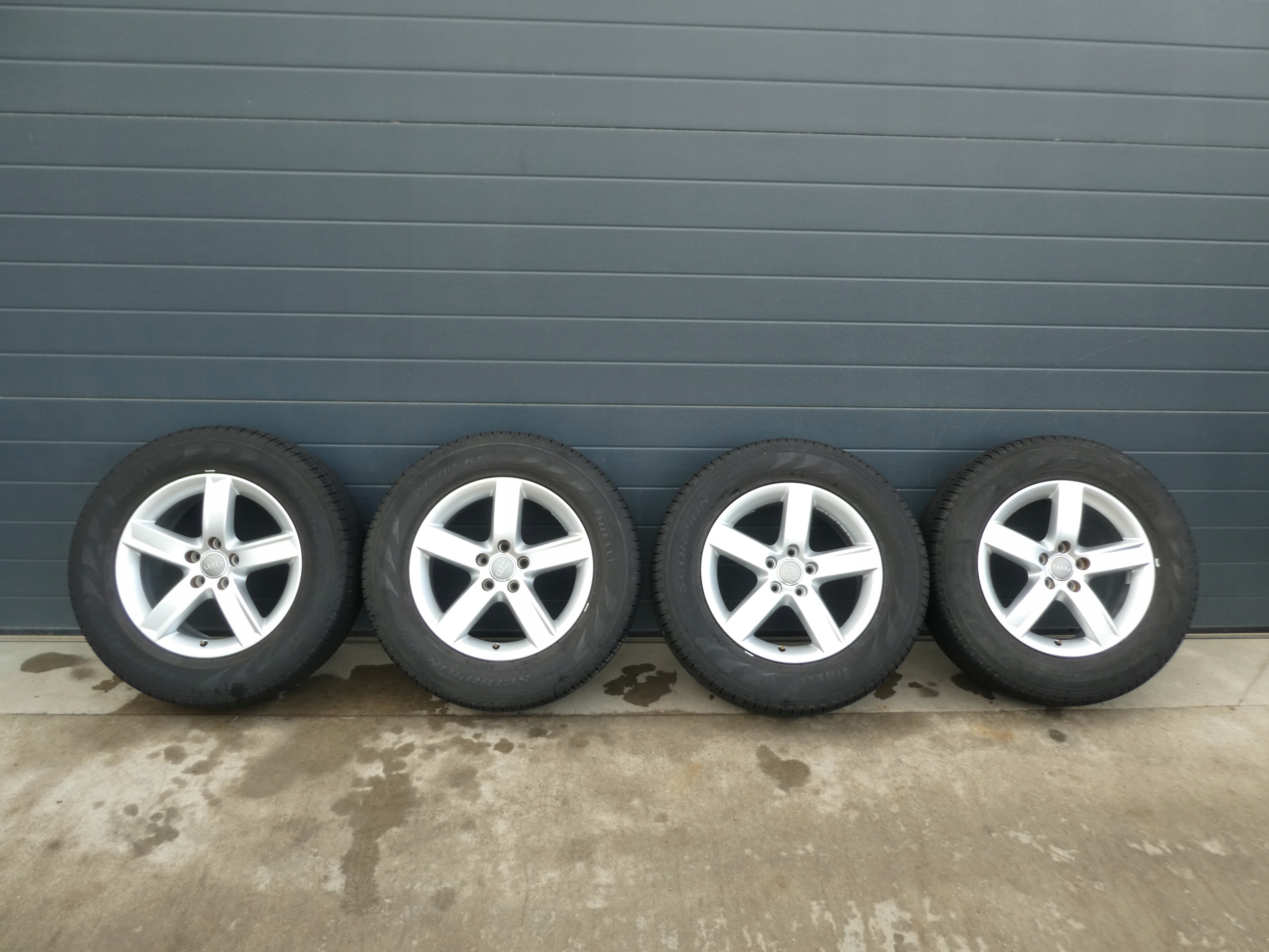 4X wheels discs tyres AUDI 8R0071497 2017R