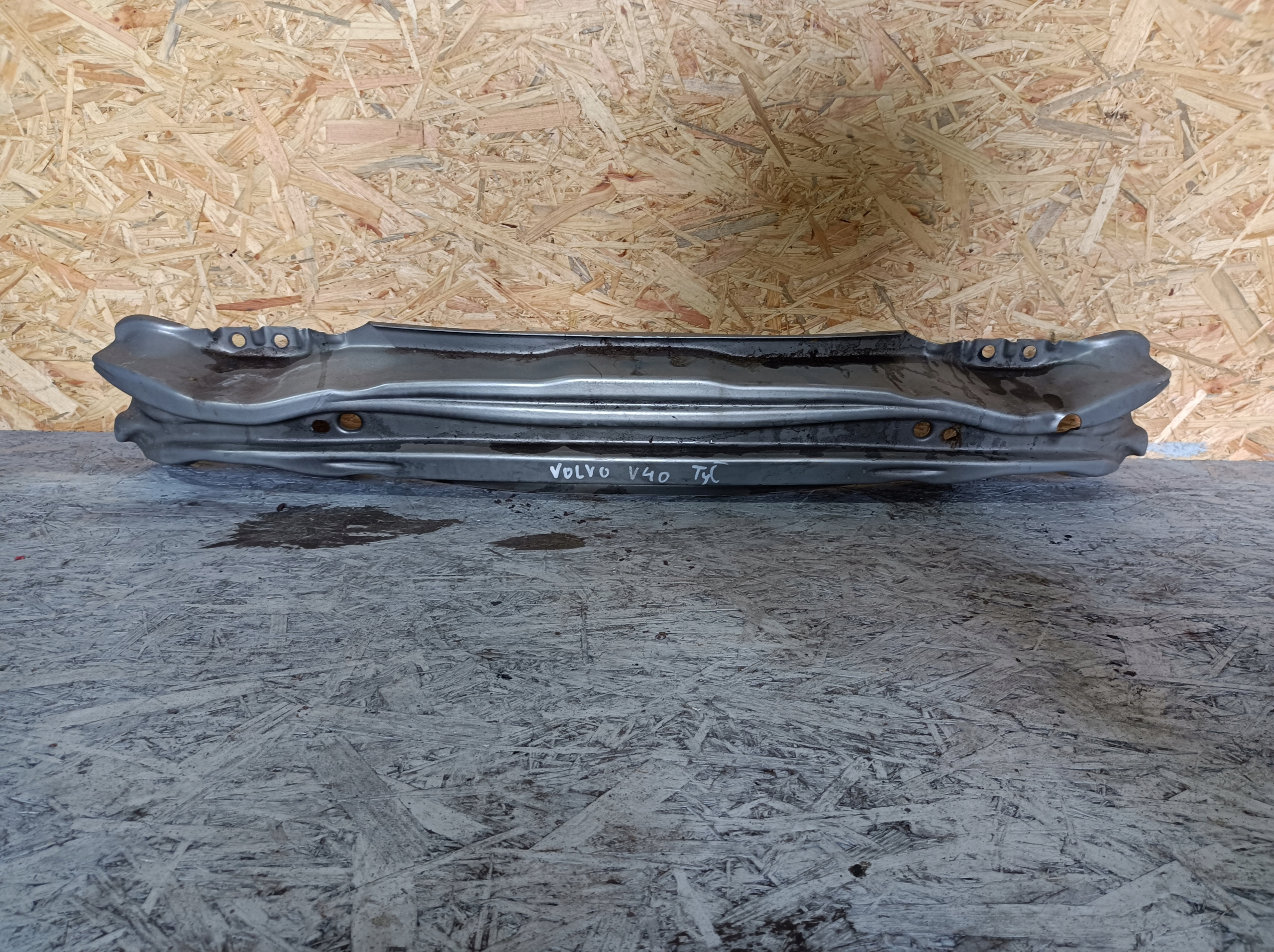 bumper support rear part VOLVO V40 d2 12