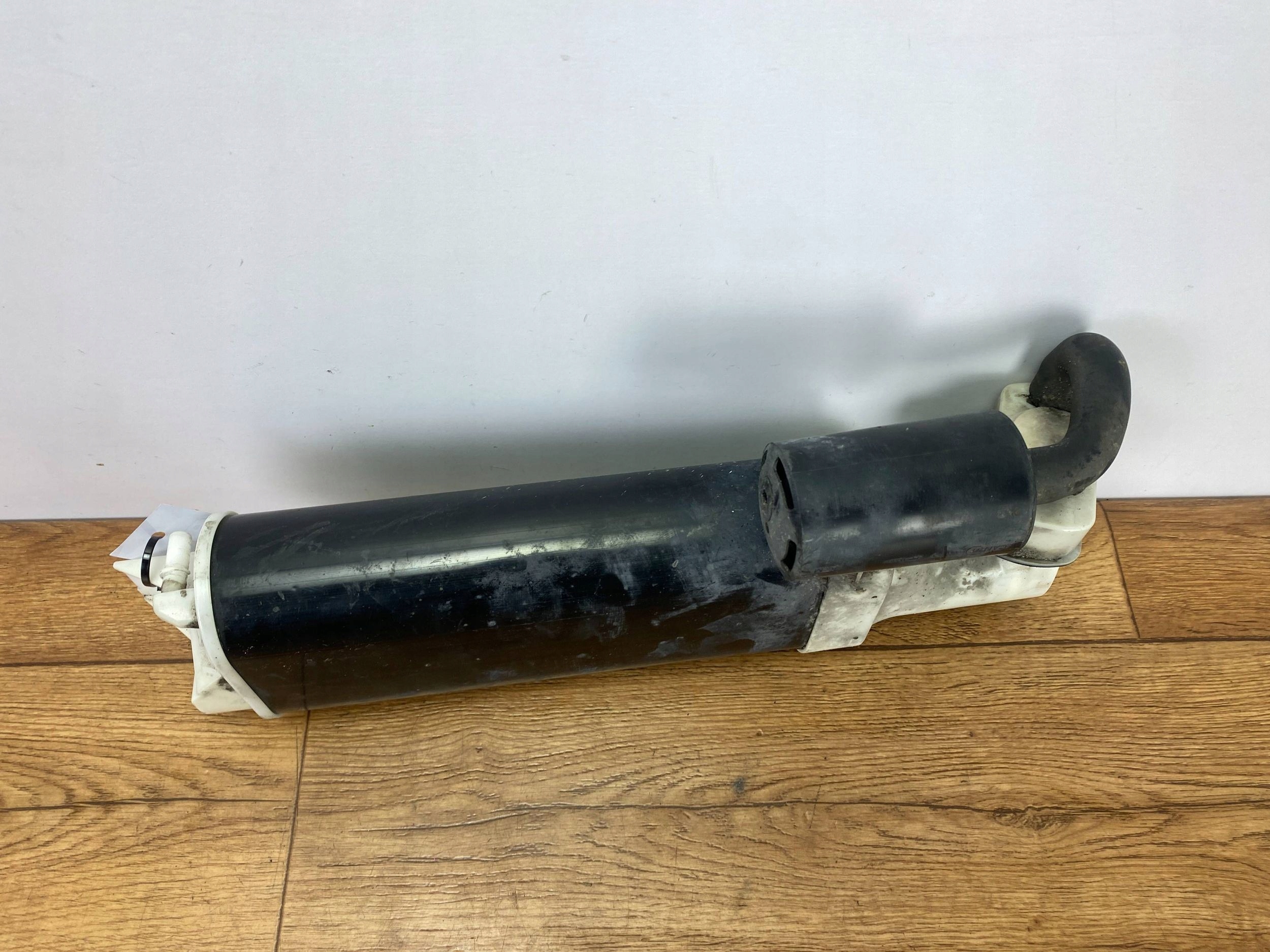 karbonski filter par goriva Dodge Charger 2015+