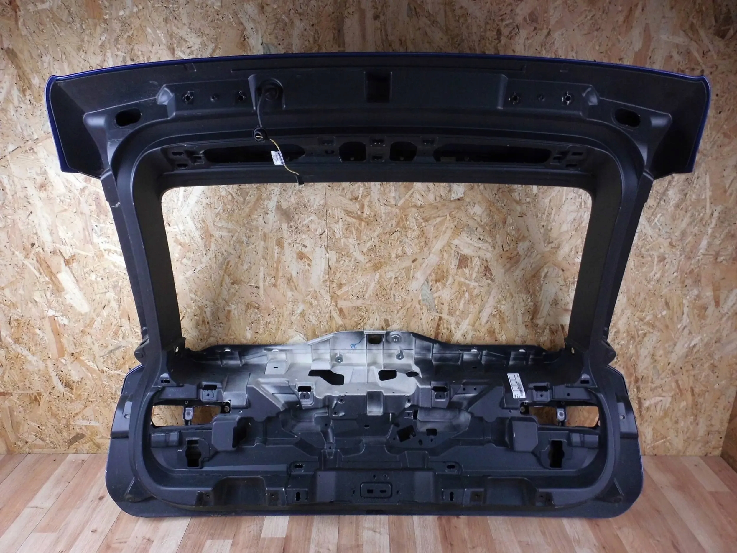 Volvo V90 2017+ boot doors rear part 31690804