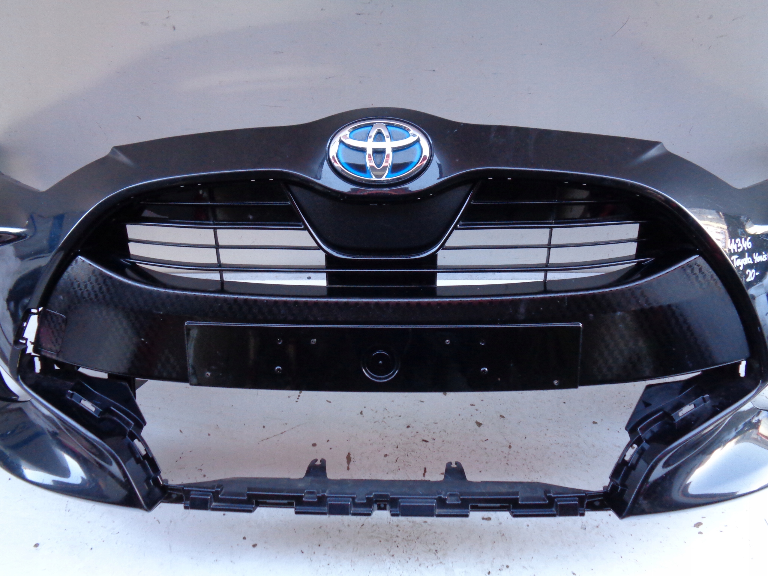 front bumper TOYOTA YARIS IV 20- NR 44346