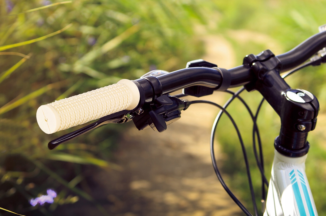 RĄCZKI CHWYTY GRIPY KIEROWNICY DO ROWERU KREMOWE 2 Kolor dominujący ecru