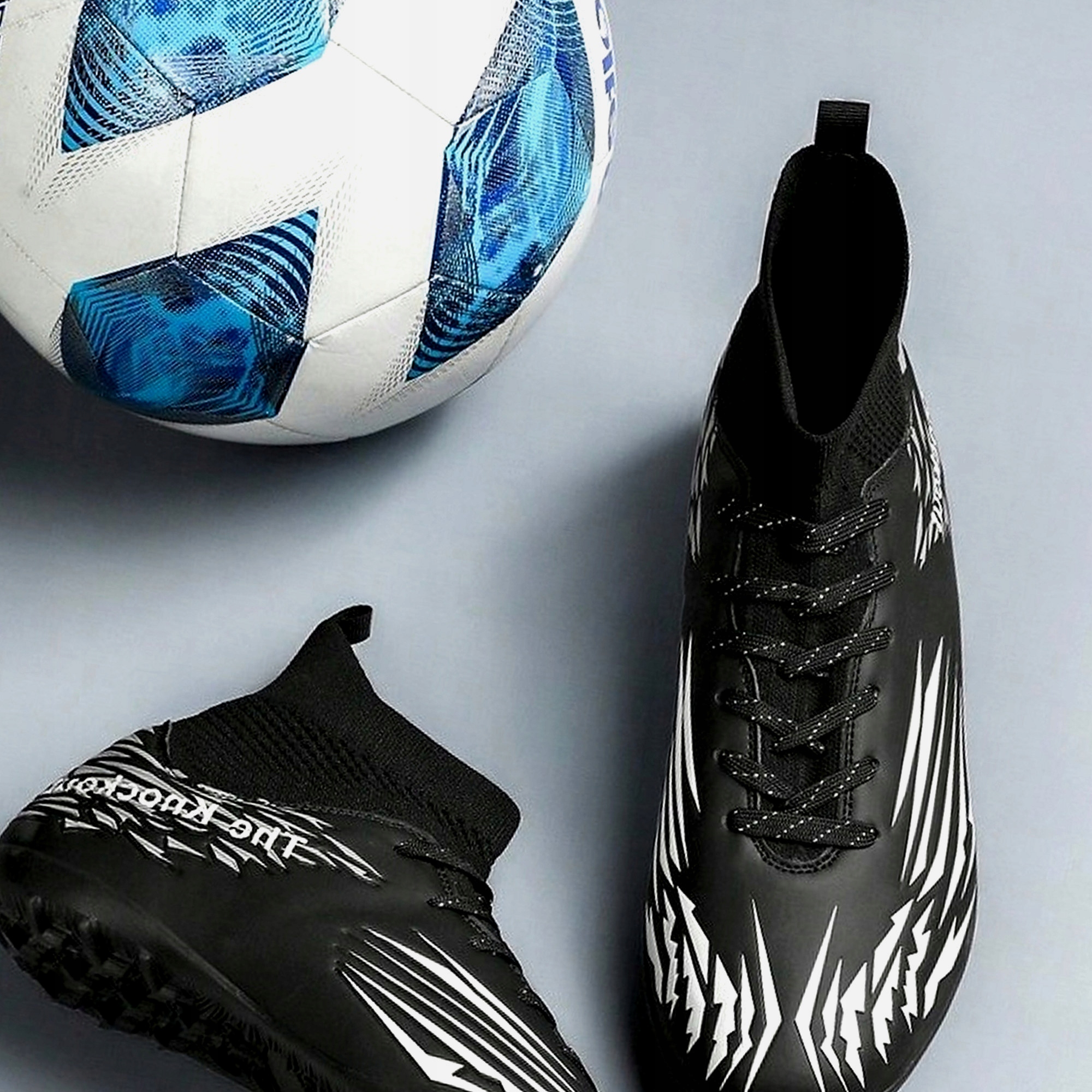 Buty Turfy Piłkarskie Sznurowane Czarne Na Boisko Chłopięce 33