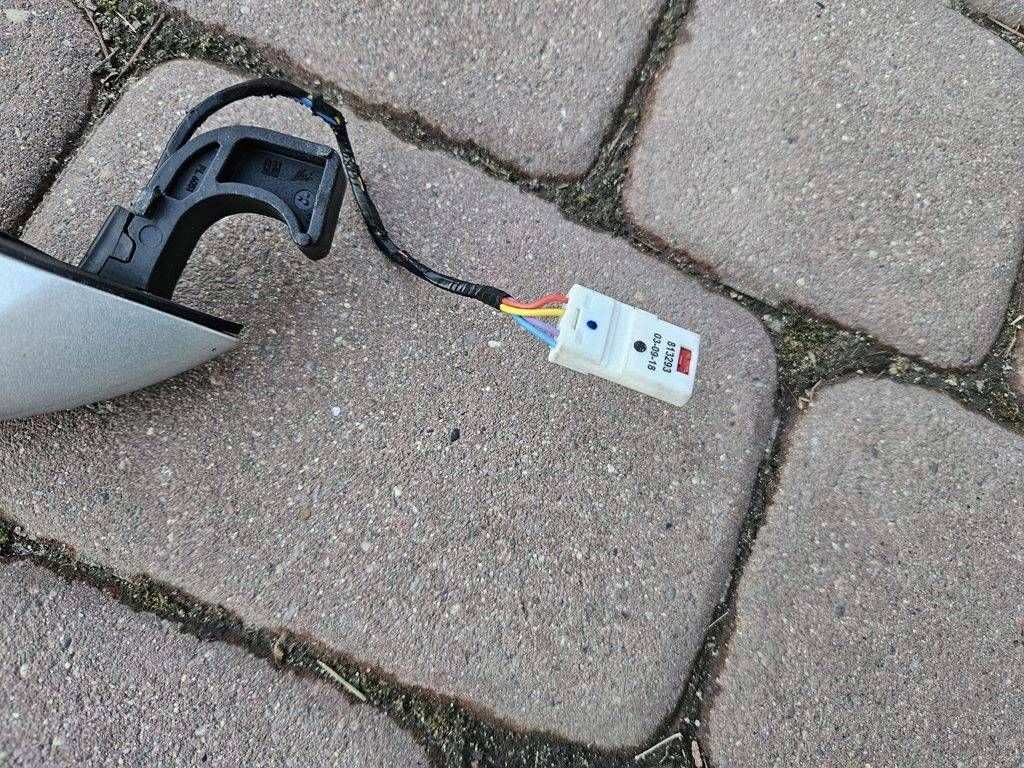 handle door front front left Z176 KEYLESS srebrna Opel Insignia B