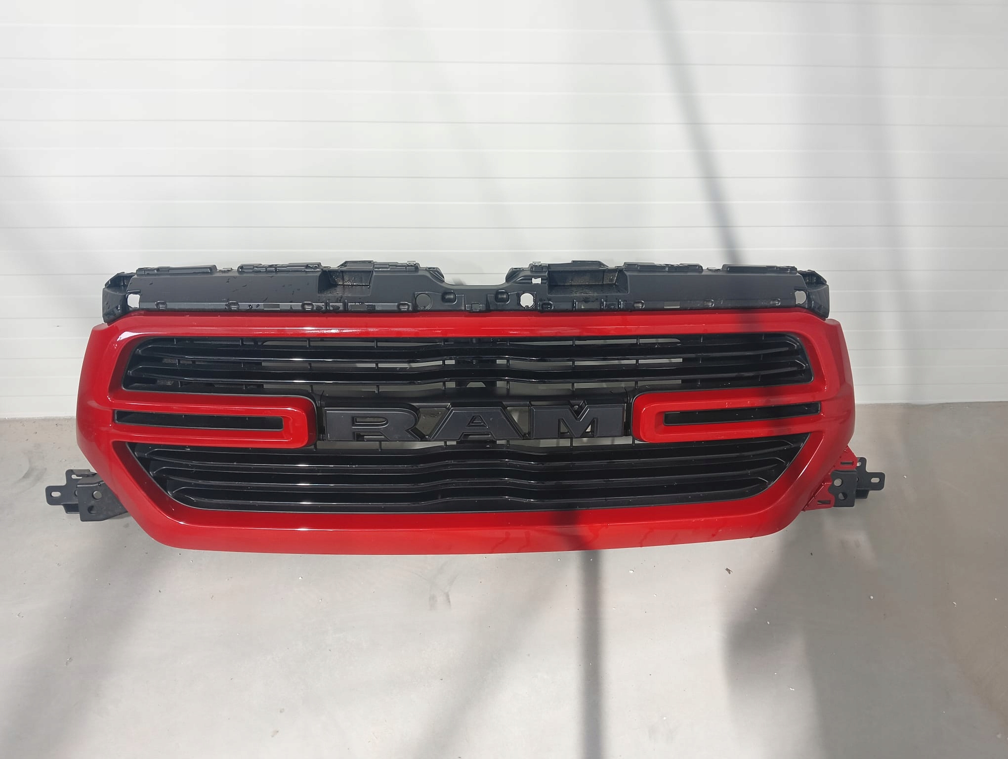 DODGE RAM DT SPORT 2019- GRILL ATRAPA PRZÓD