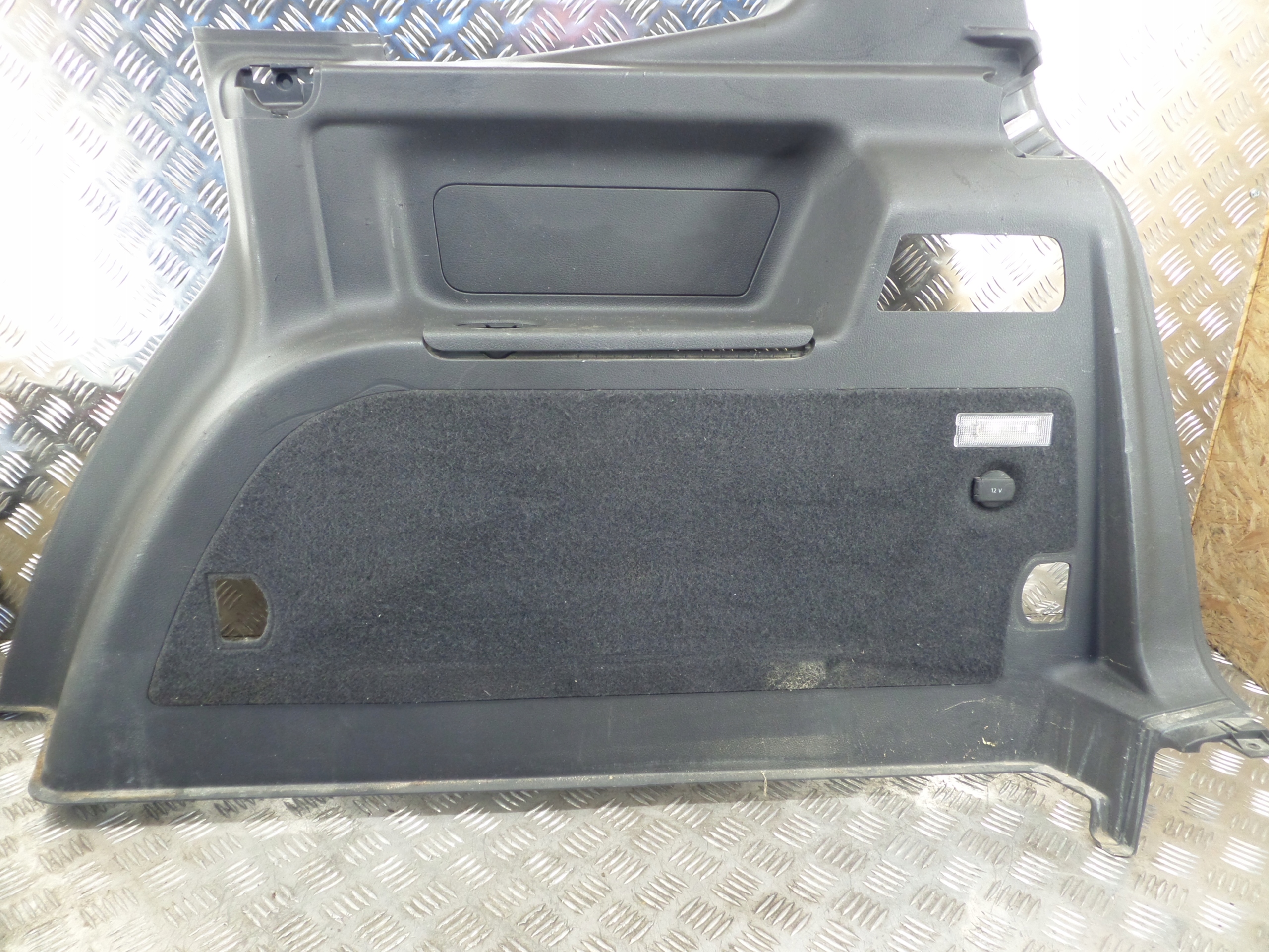 VW TOURAN II 2 boot upholstery right 1T0867036AF