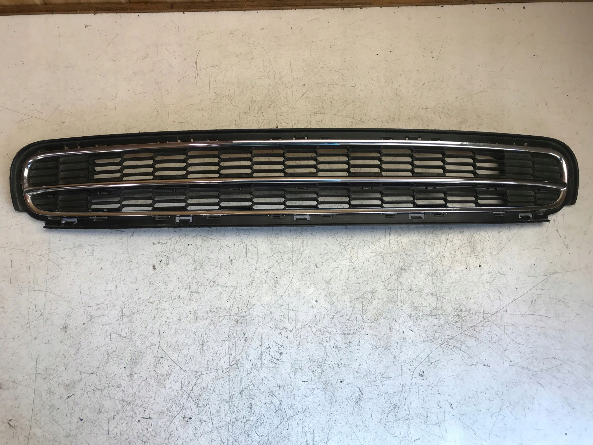 Lüftungsgitter der Stoßstange mitte MINI COOPER R55 R56 2753647