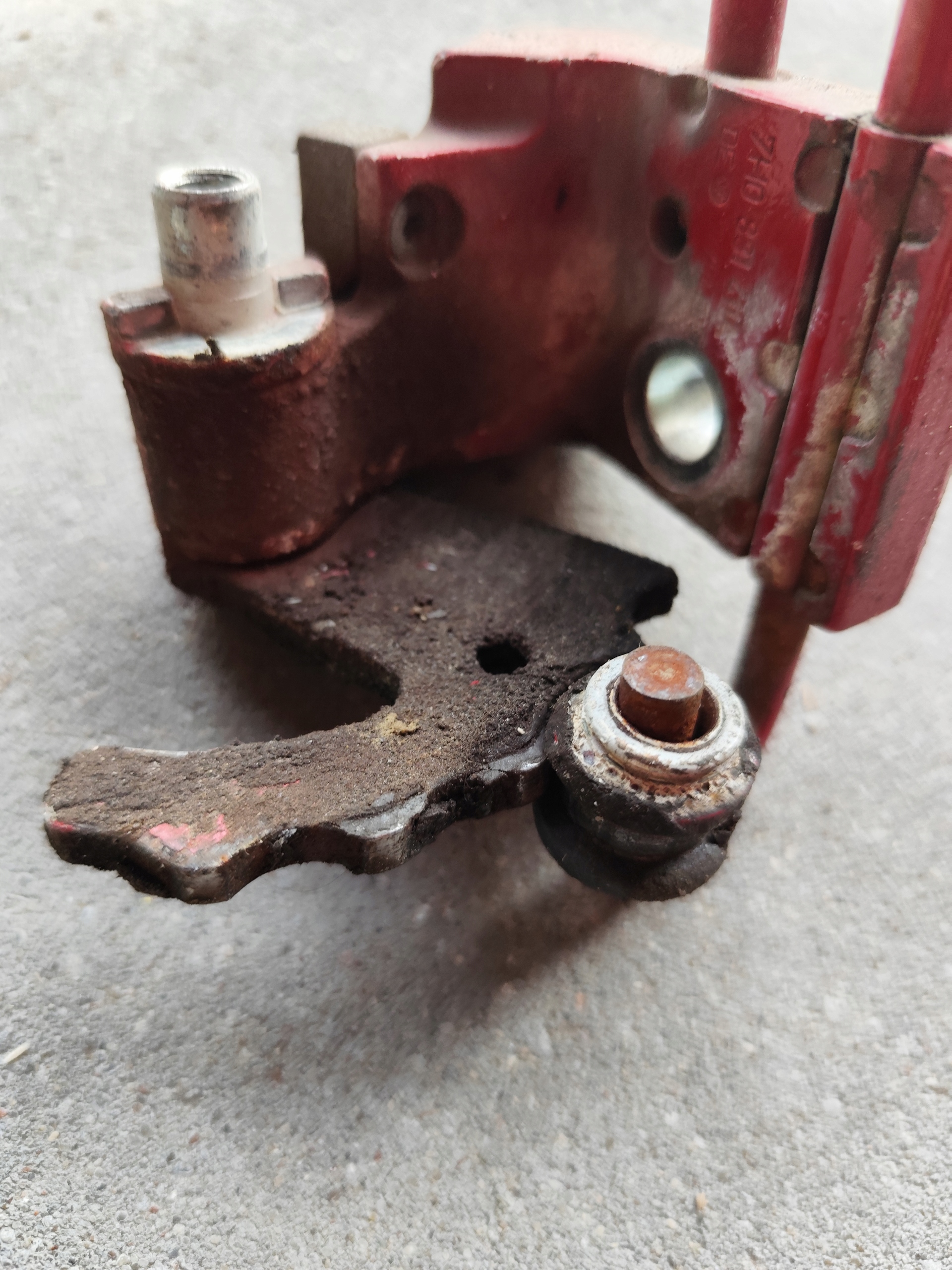 VW T5 hinge door left lower front driver´s red 7H0831411A