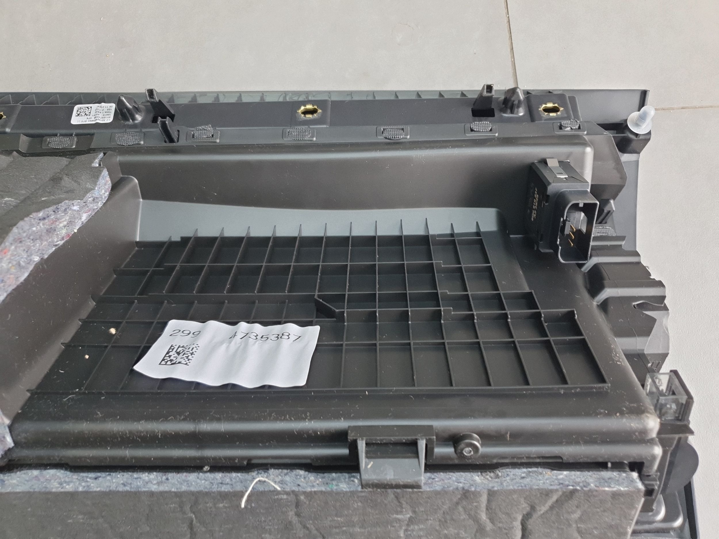 Audi A3 8Y hb Handschuhfach des Beifahrers 8Y1857035A