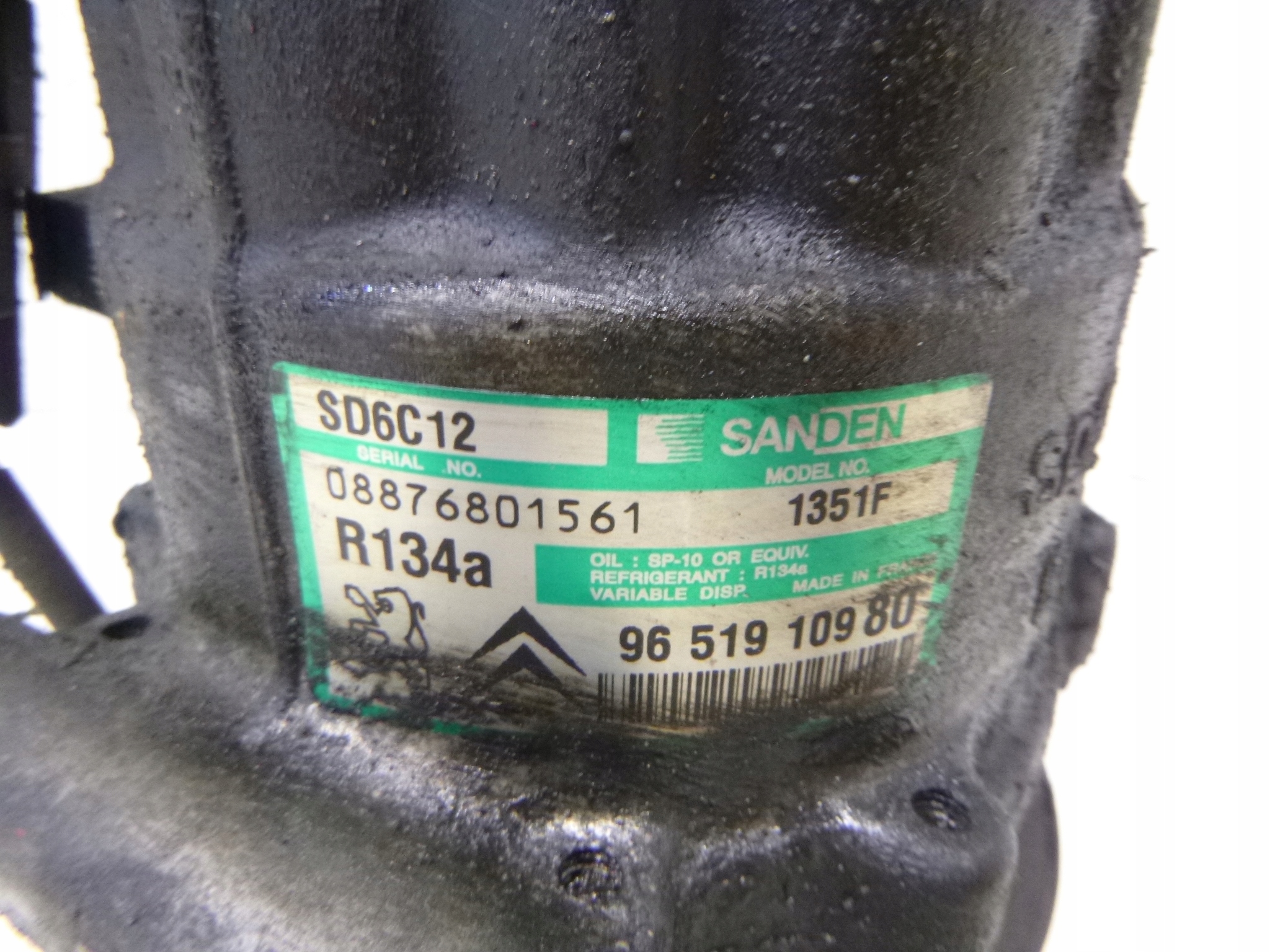 Citroen C4 1.4 compressor; compressor of the air conditioning
