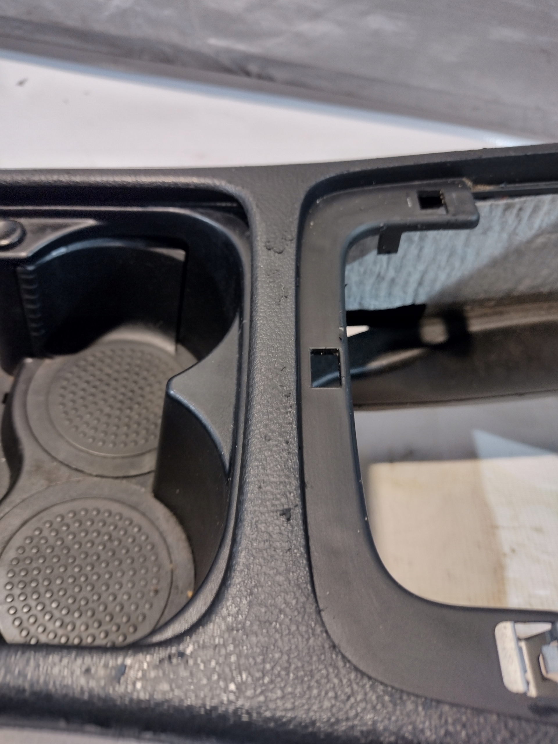Tunel mitte Volkswagen Passat B6 kombi